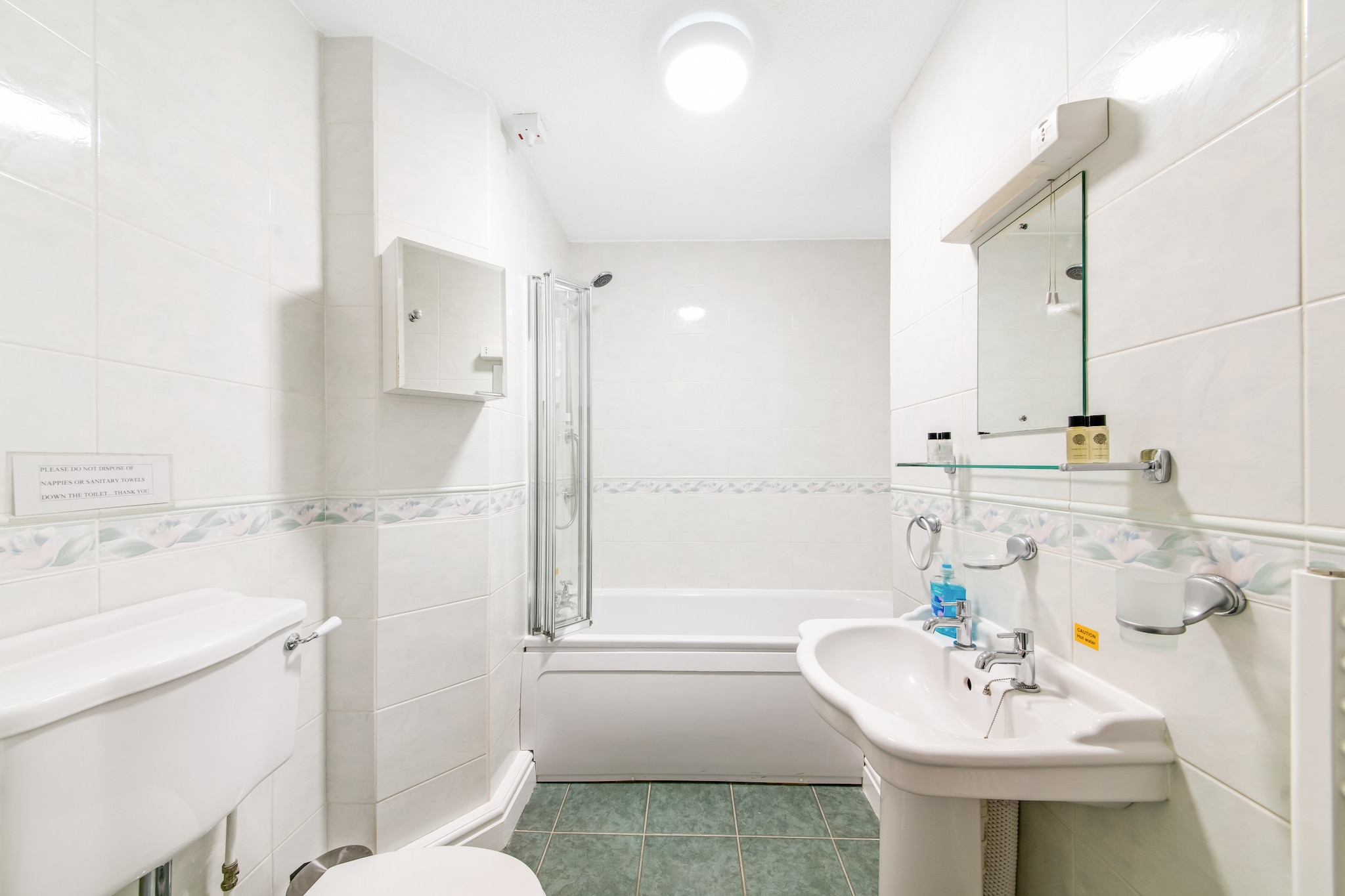 Sutton Hall Apt-Badkamer