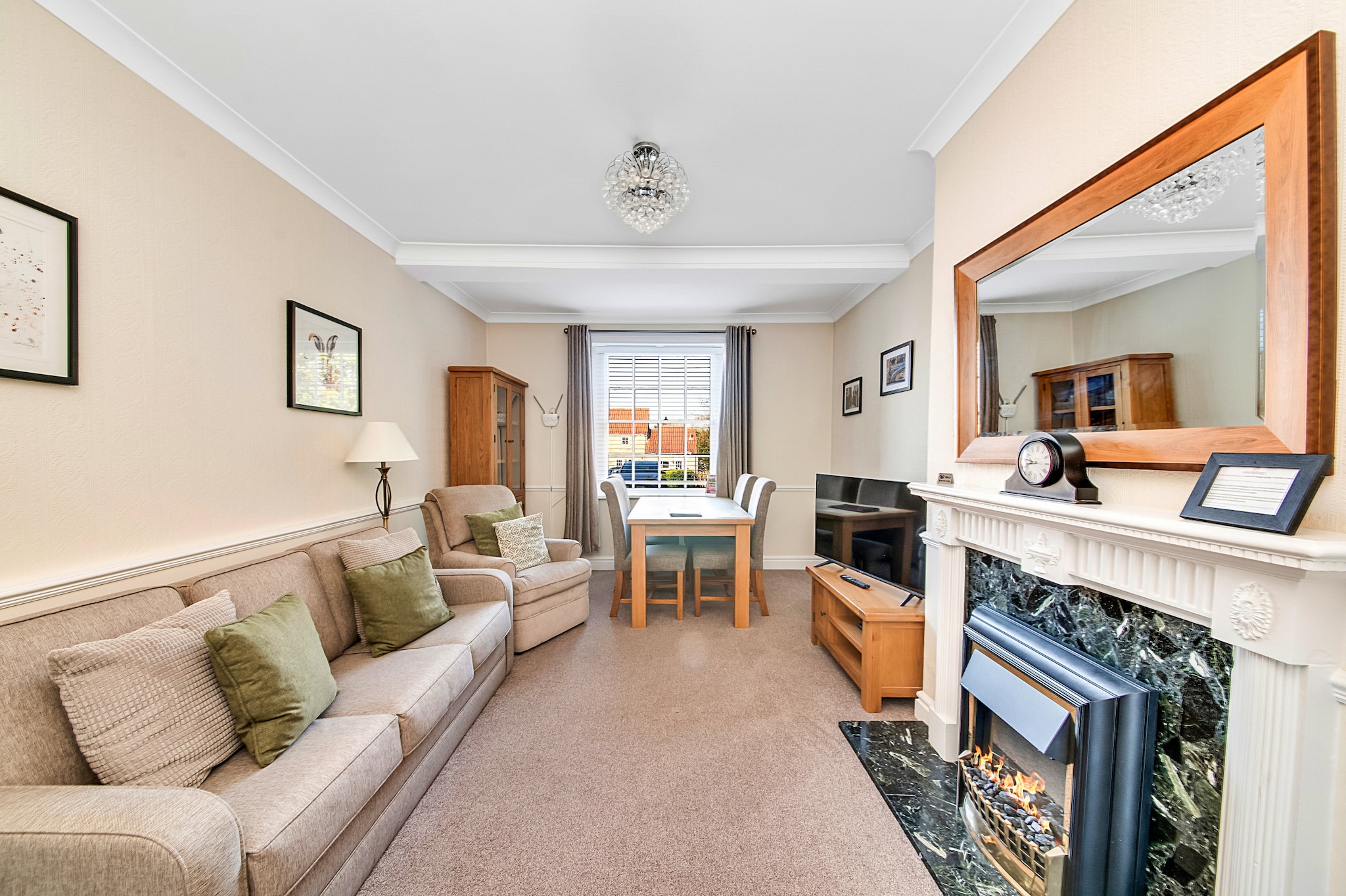 Kilburn Hall Apt-Woonkamer