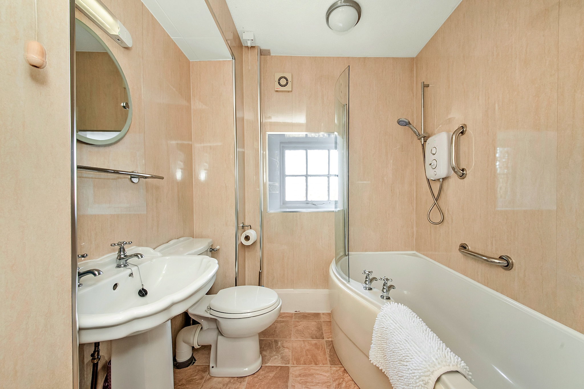 Pennine Hall Apt-Badkamer
