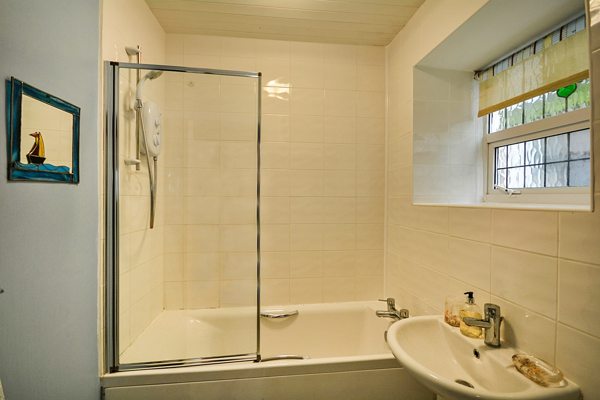 Rose Cottage, Kingsand-Badkamer