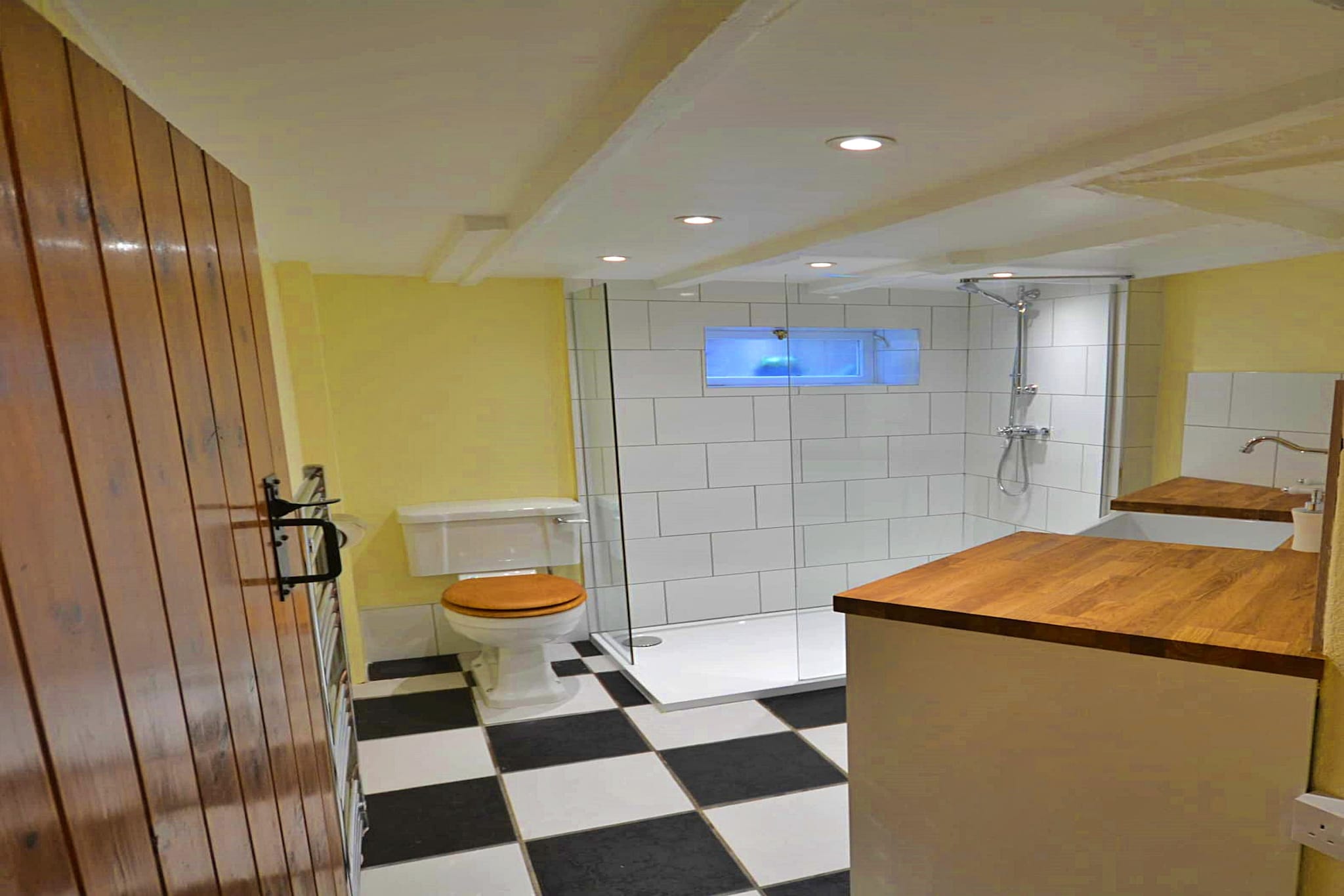 Penlee Narrows, Kingsand-Badkamer