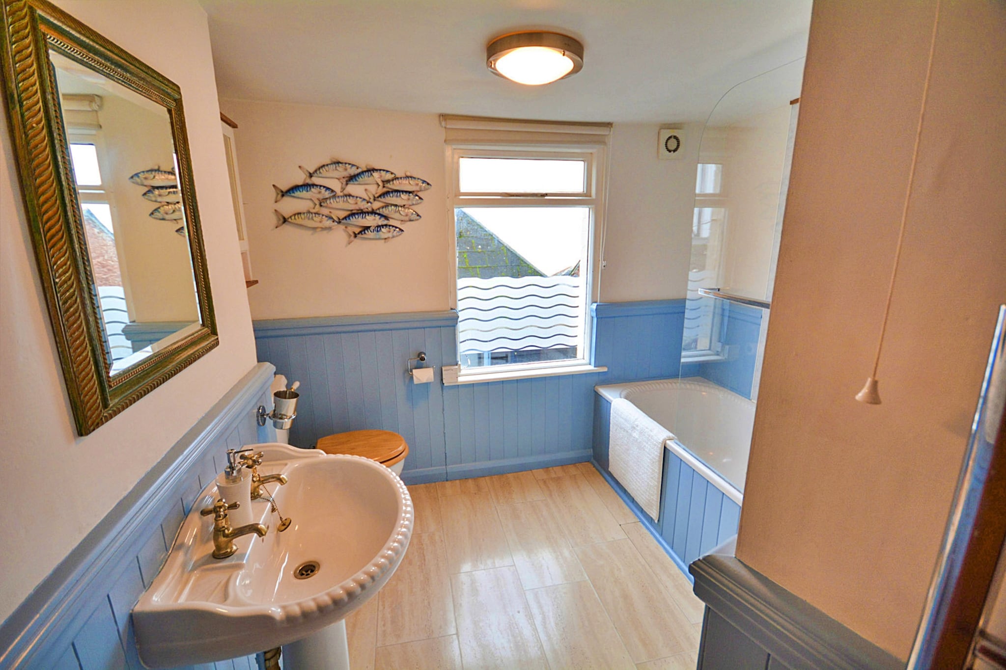 Penlee Narrows, Kingsand-Badkamer