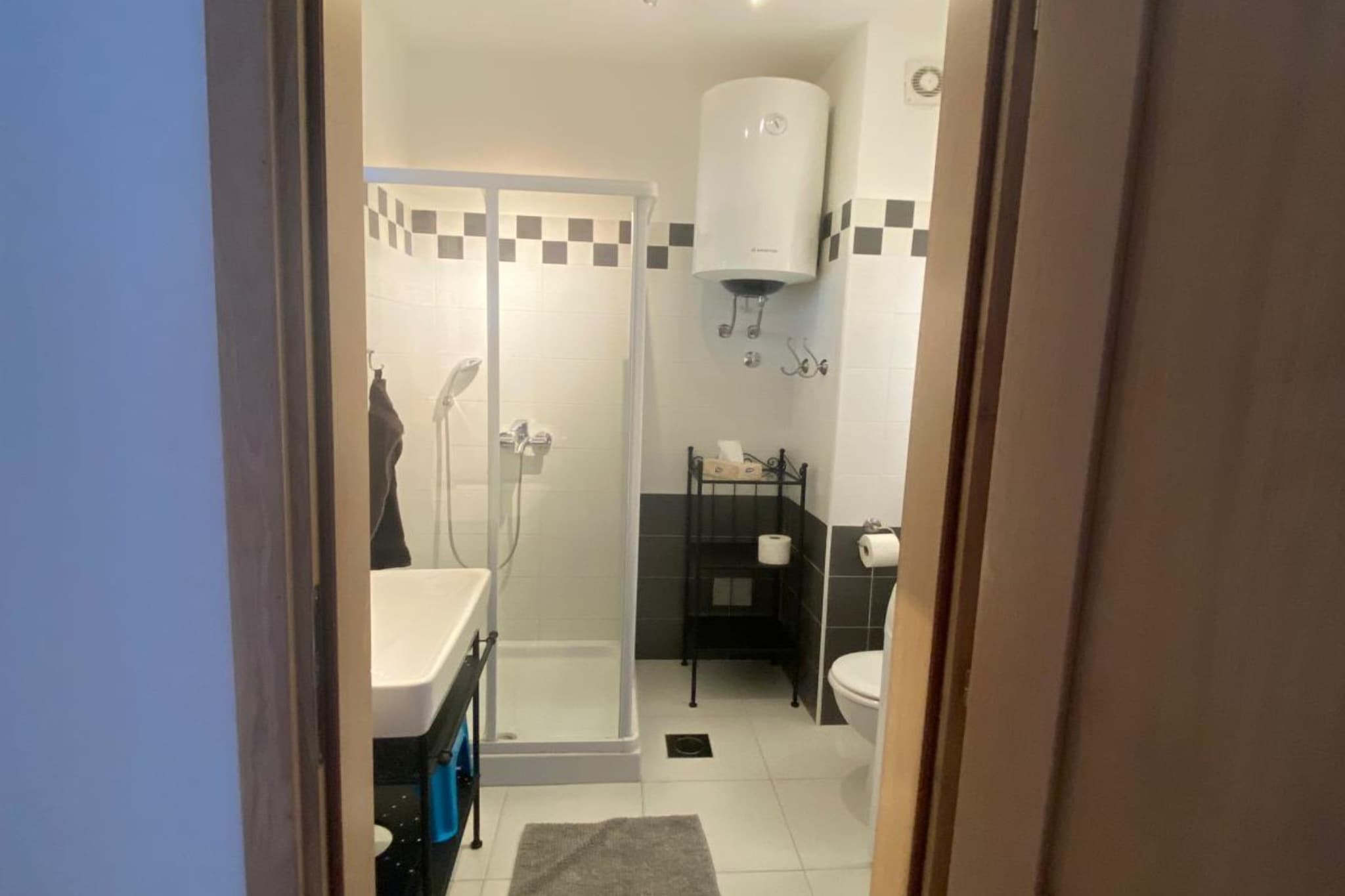 Panoramic Seaview Apartment Silver - Two Bedroom Apartment-Bathroom