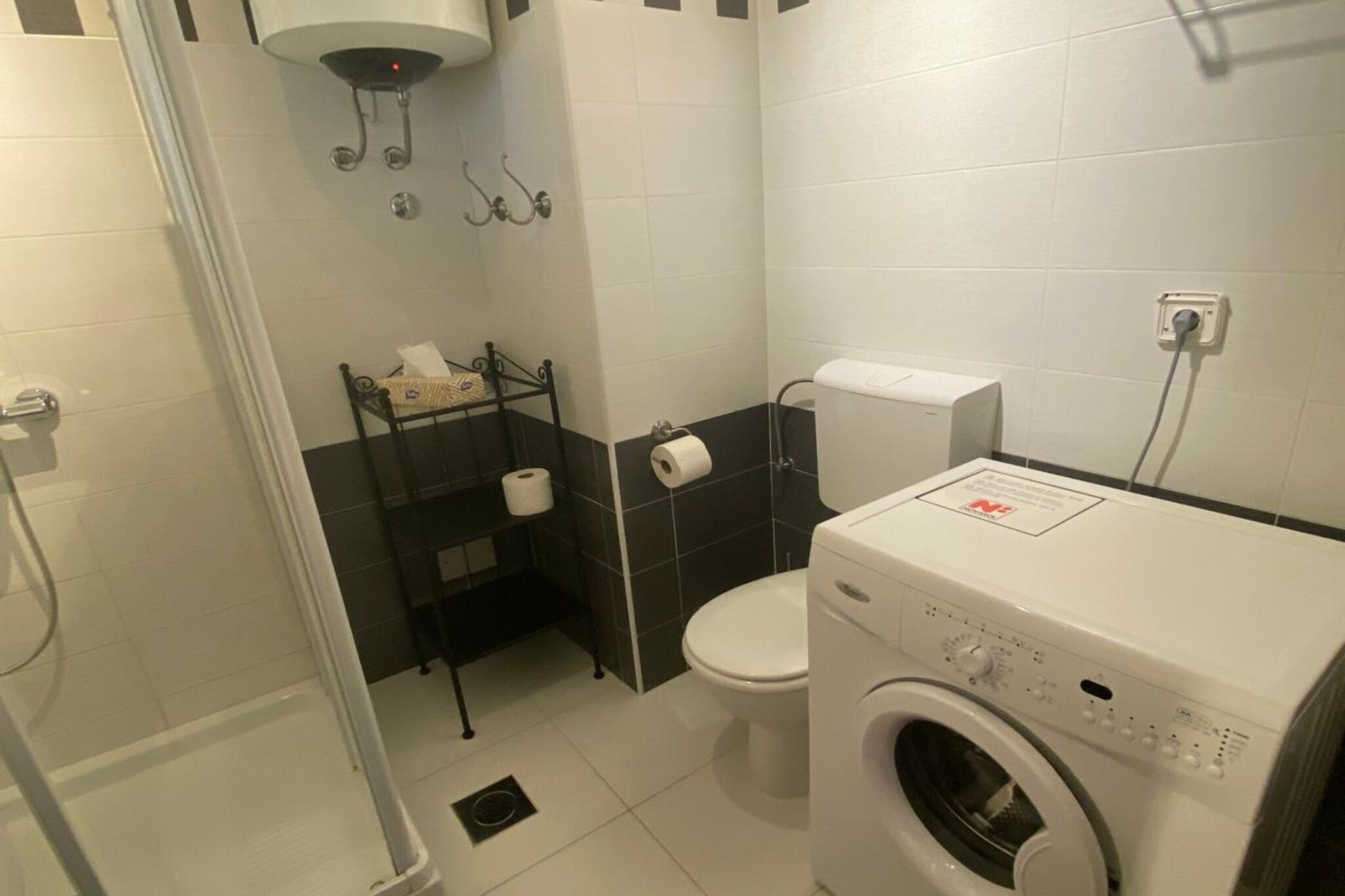 Panoramic Seaview Apartment Silver - Two Bedroom Apartment-Bathroom
