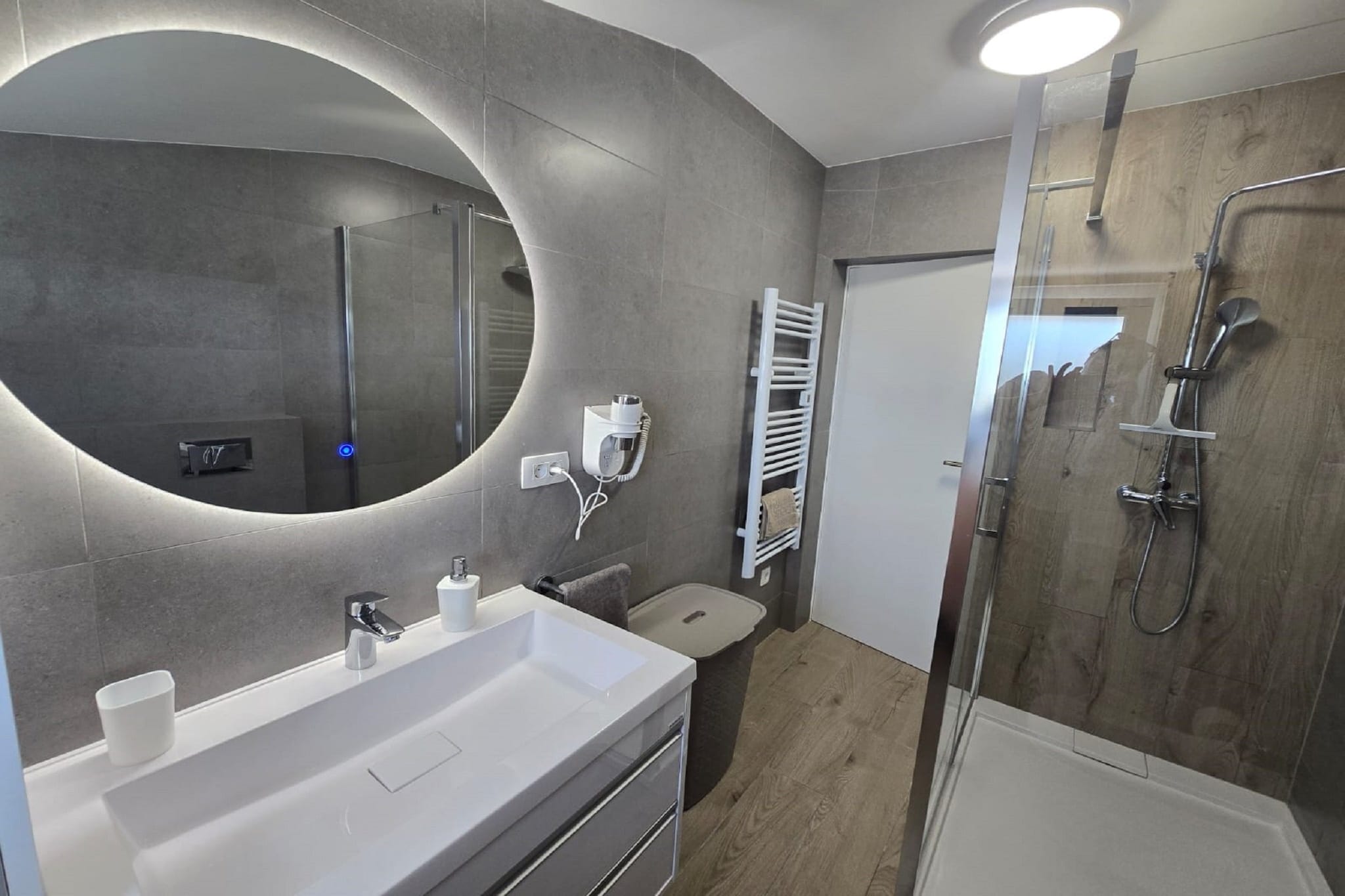 Apartments Ivankovic - Two Bedroom Apartment with Terrace-Badkamer