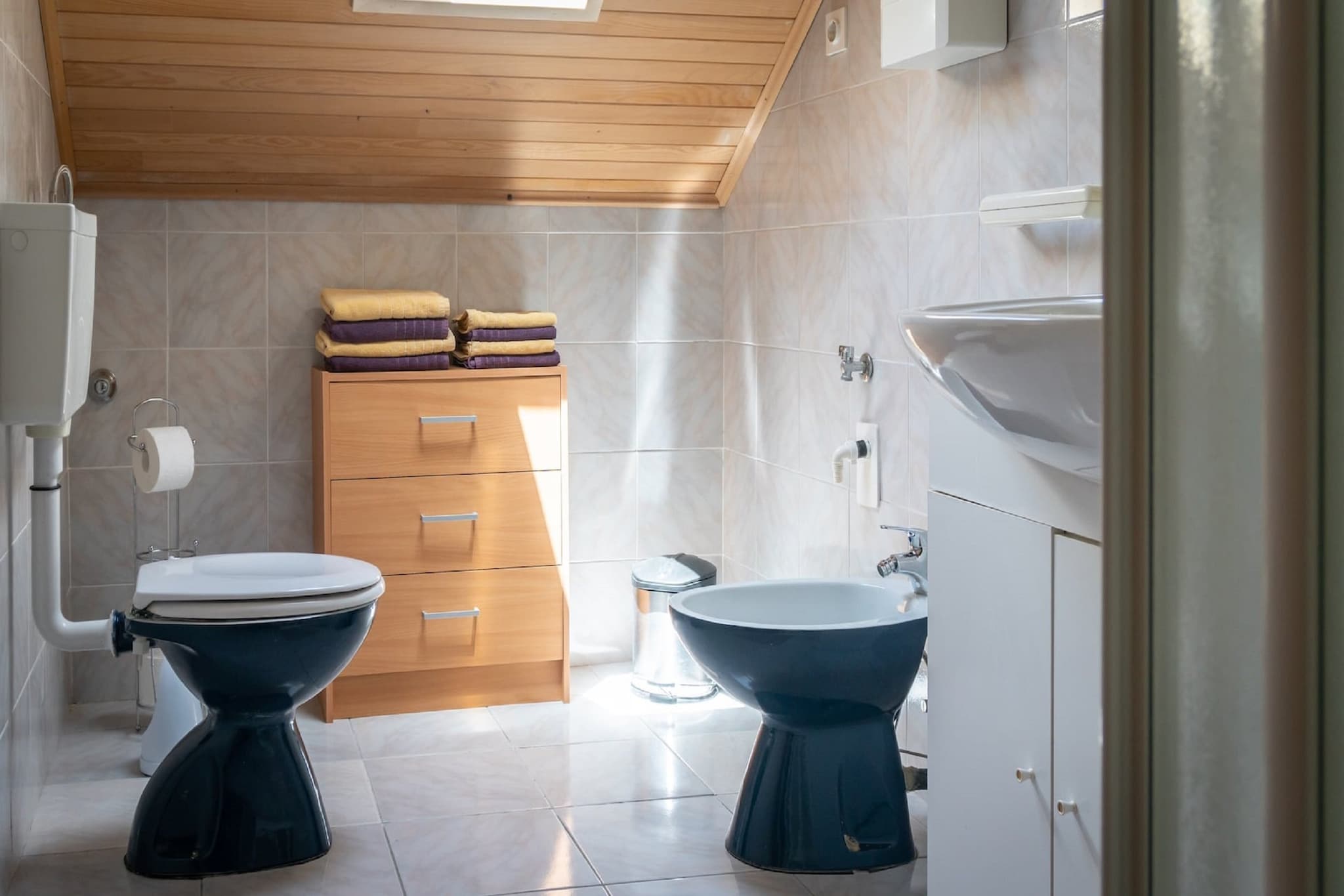Attic Apartment with Balcony A2-Bathroom