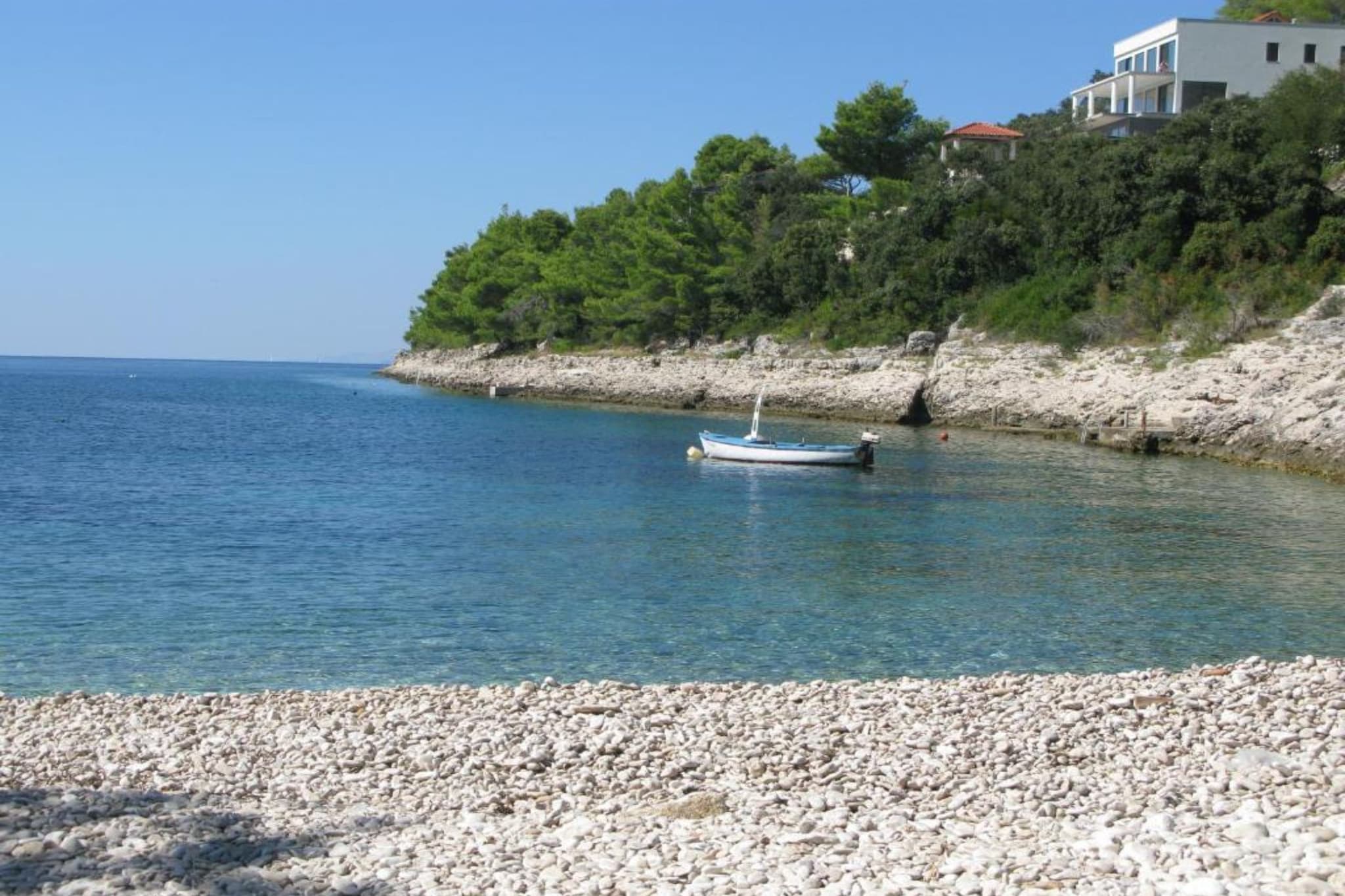 Beachfront Luxury Villa with Private Pool and Stunning Sea Views-Im Freien