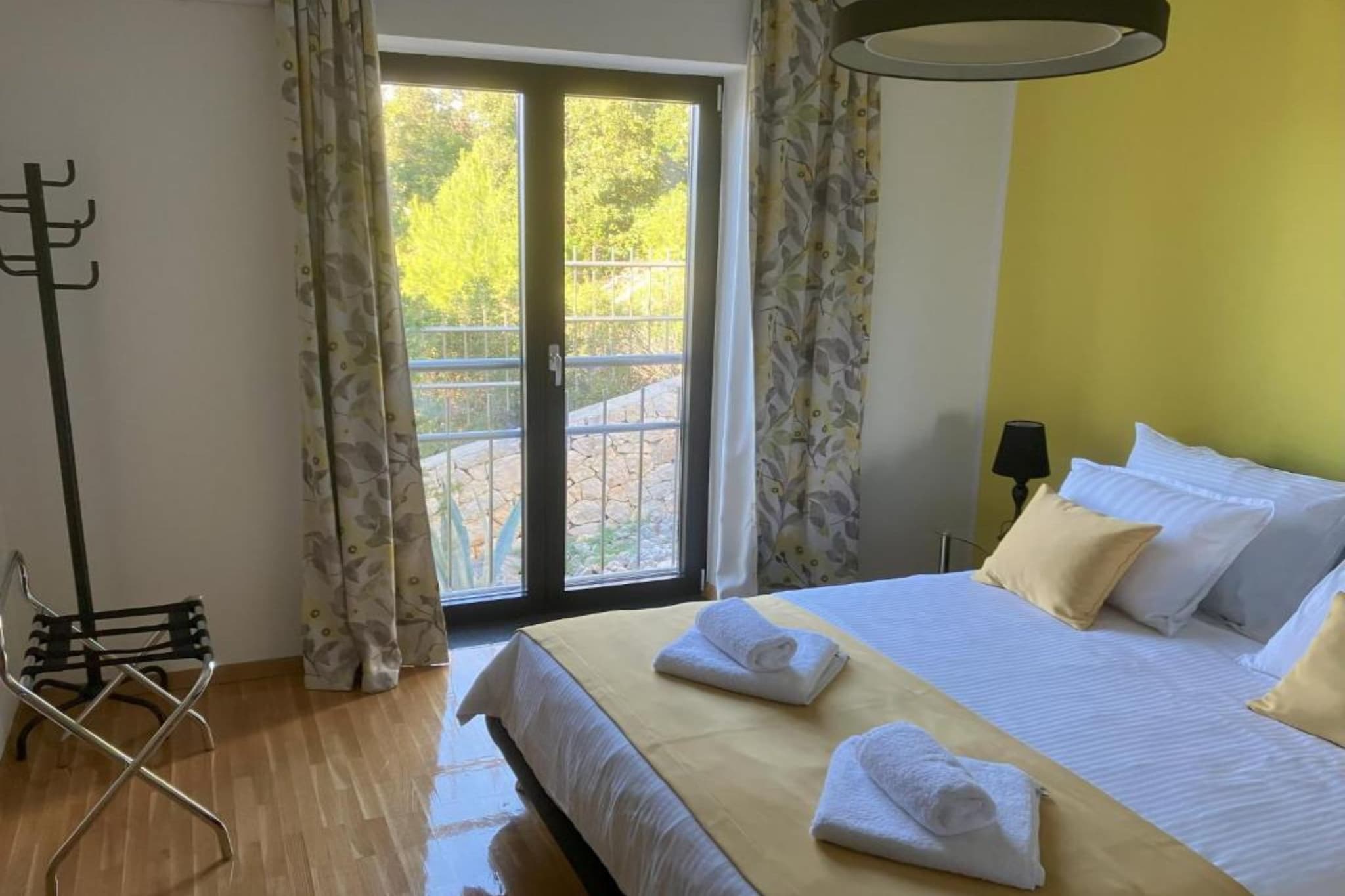 Beachfront Luxury Villa with Private Pool and Stunning Sea Views-Schlafzimmer