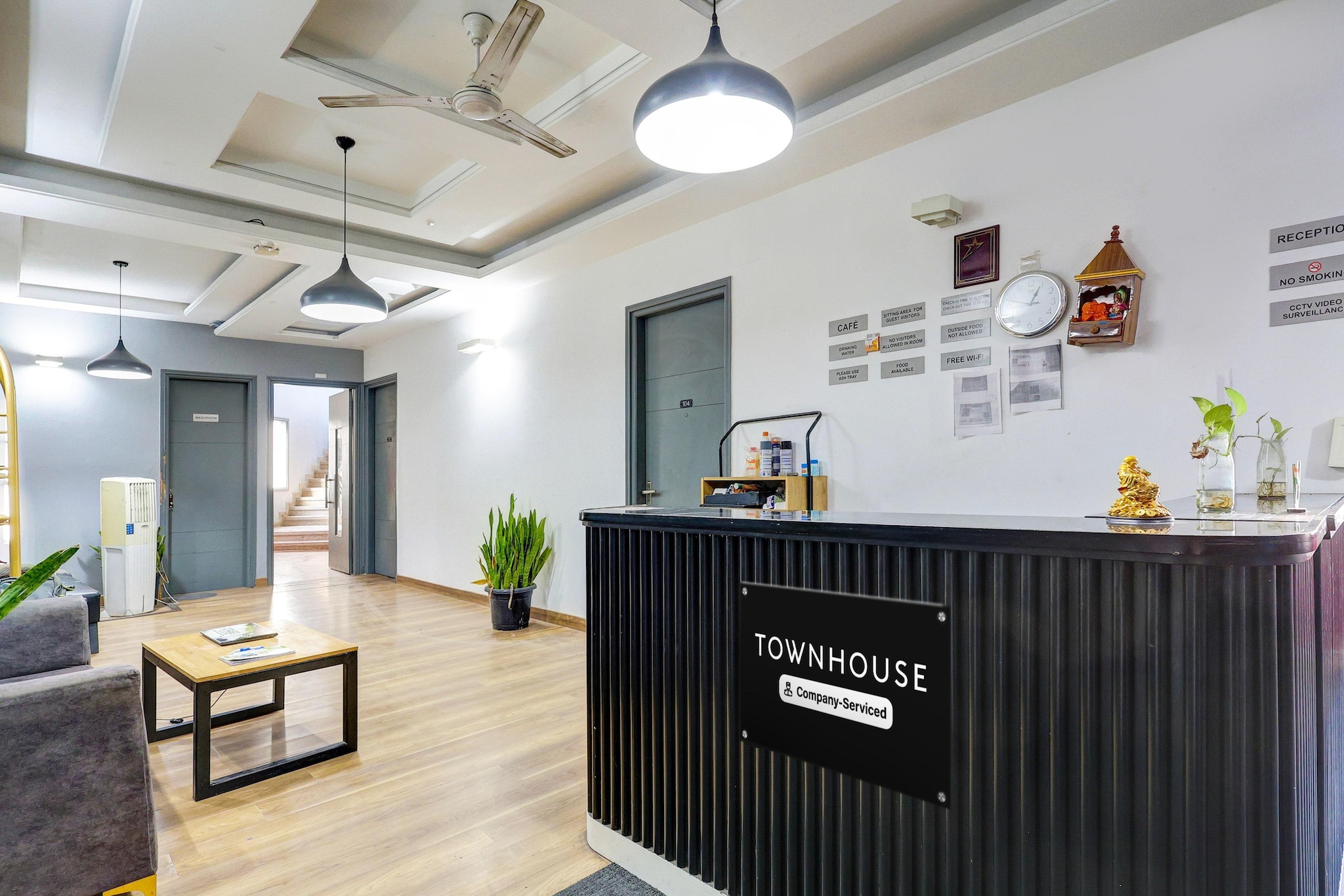 Ground floor: (bedroom(double bed, TV, seating area, air conditioning, lift, Towels for a fee, telephone), bathroom(bathtub or shower, shower, washbasin, toilet, shampoo, body soap))