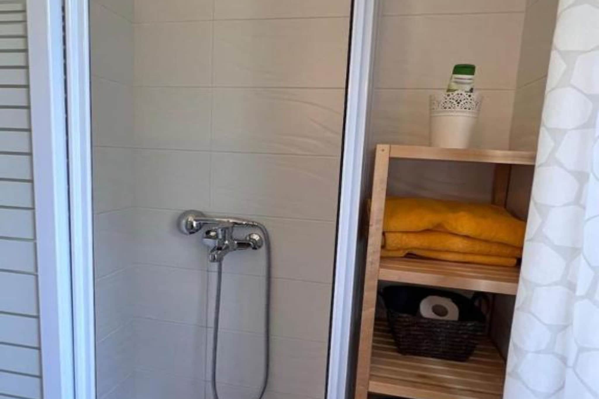 One-Bedroom Apartment With Sea View (A)-Salle de bain