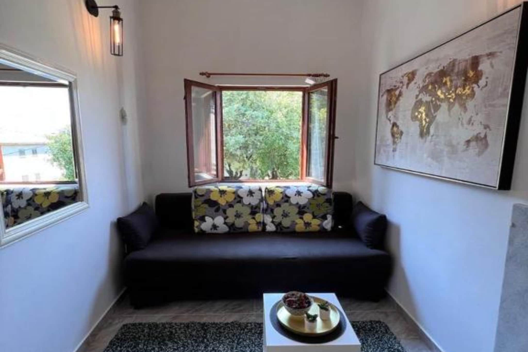 One-Bedroom Apartment With Sea View (B)-Chambre