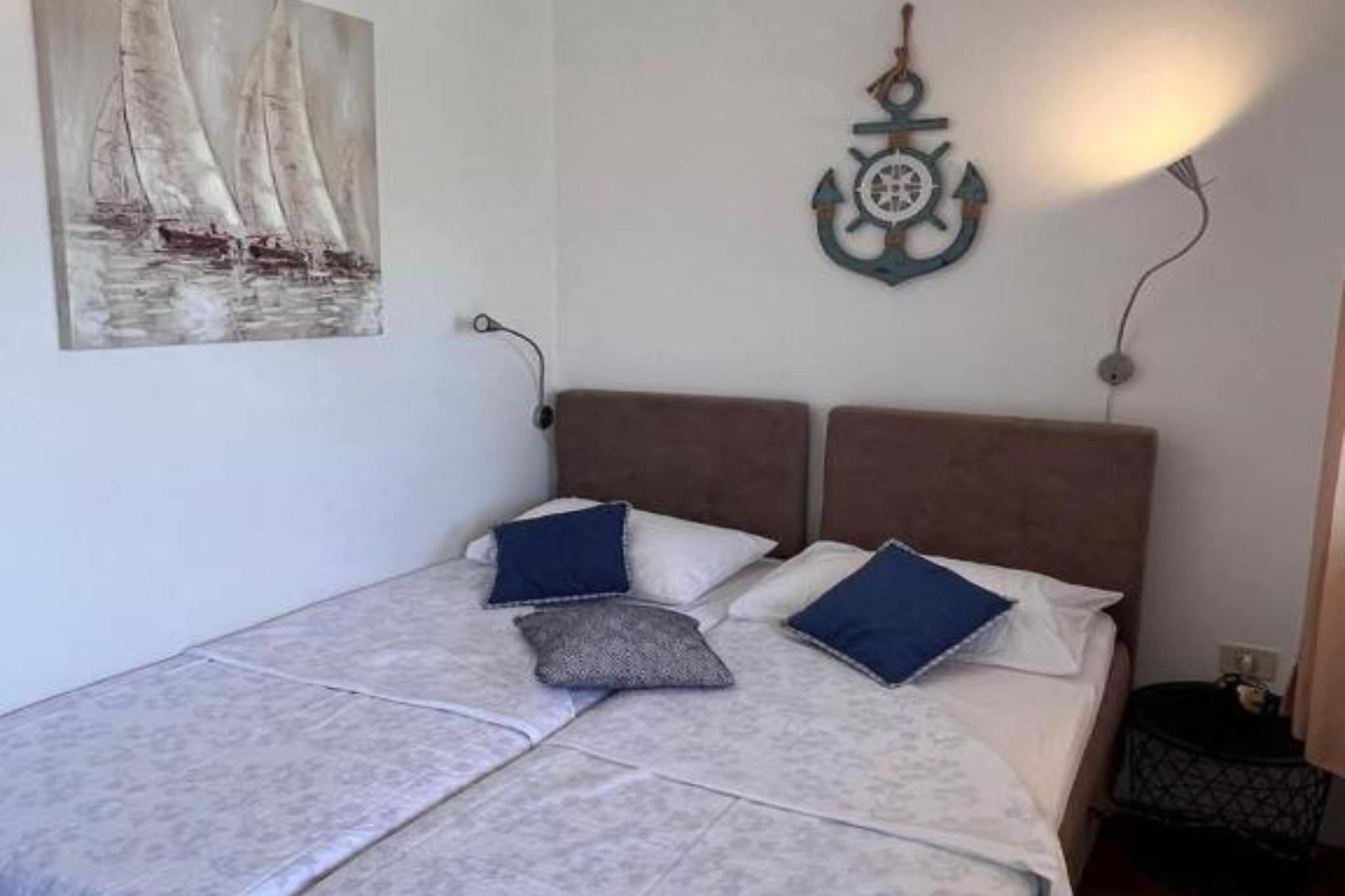 One-Bedroom Apartment With Sea View (B)-Chambre