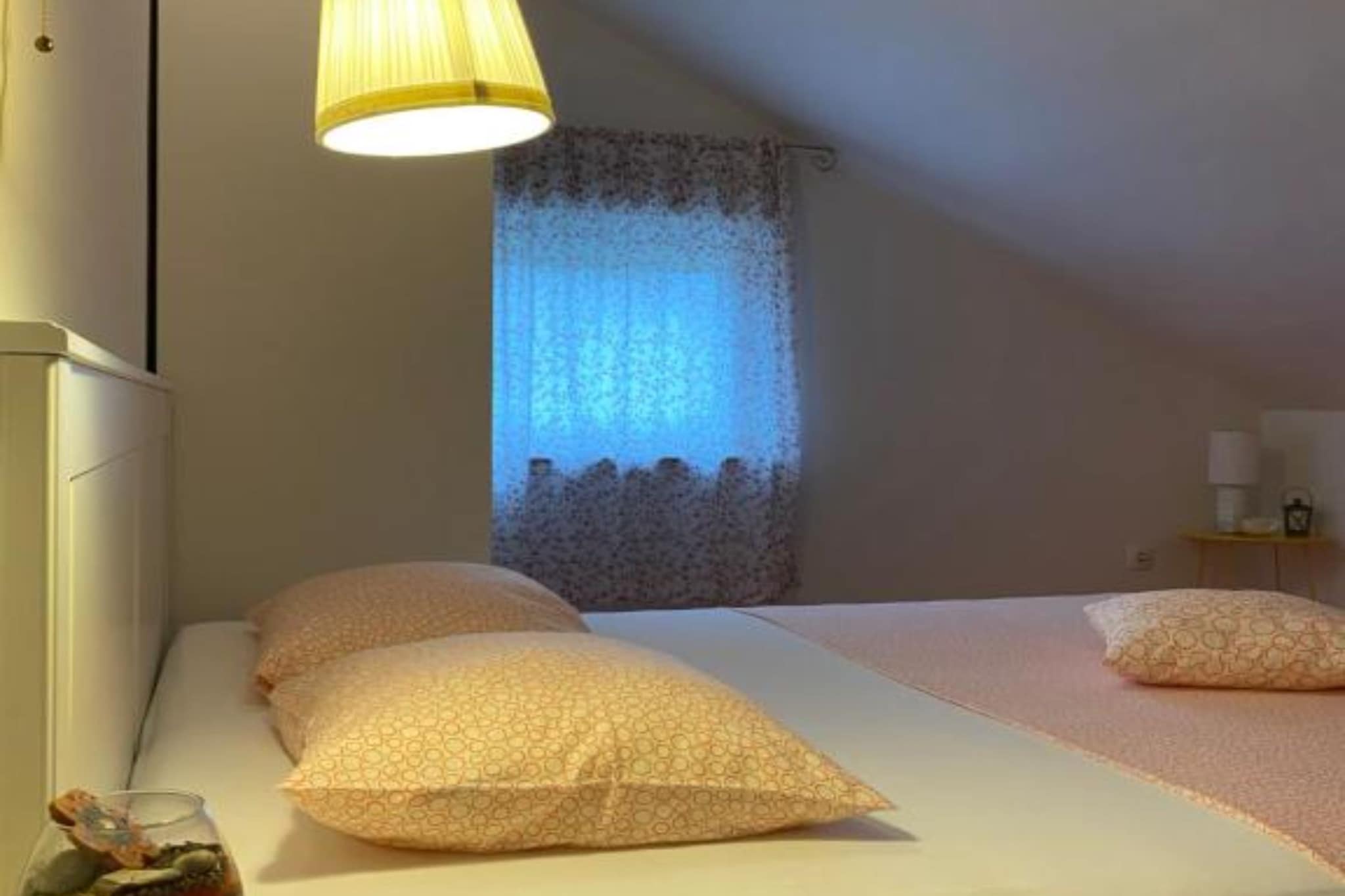 Apartments Lara Rab - Two Bedroom Apartment with Loggia-Chambre