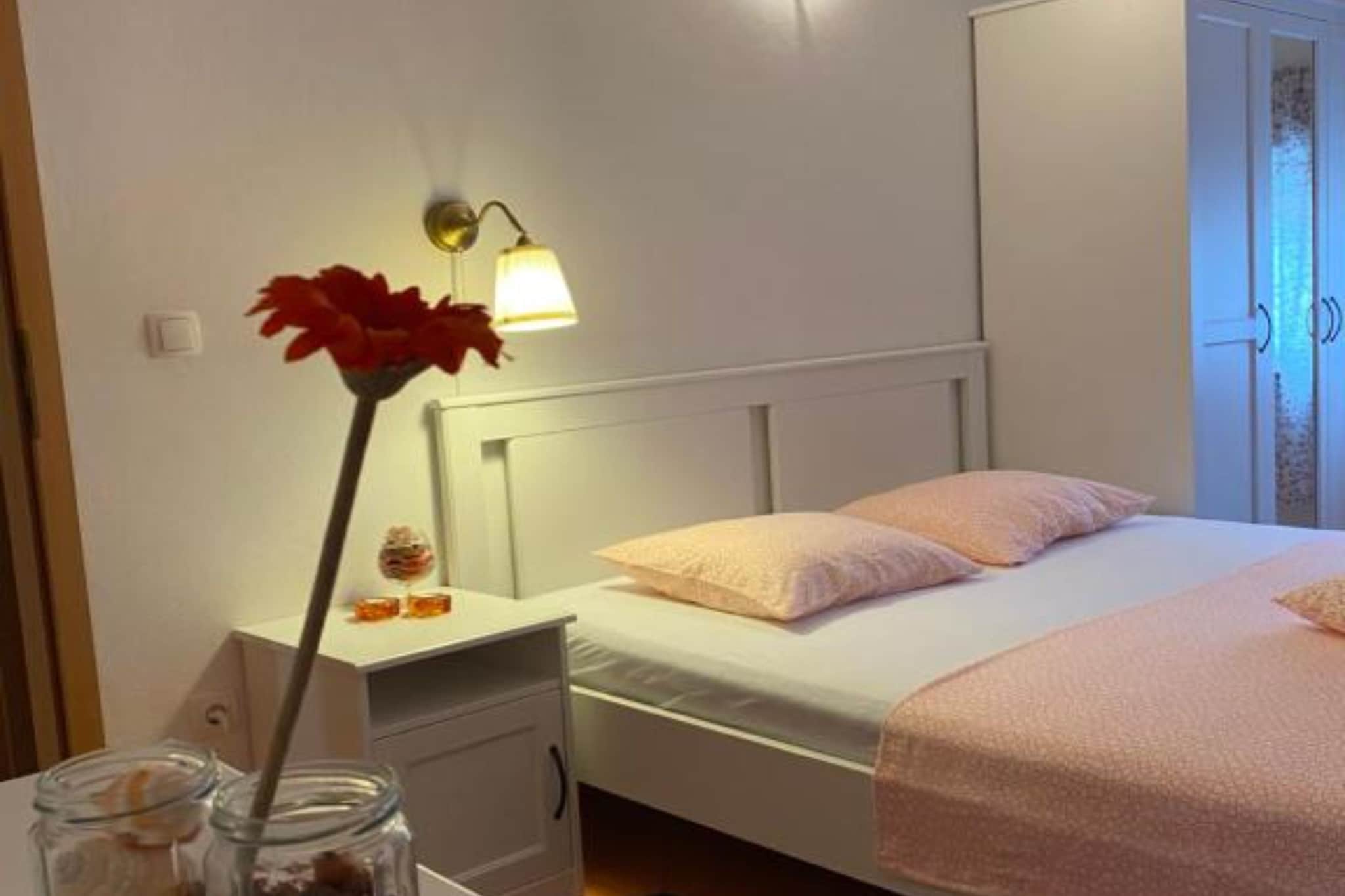 Apartments Lara Rab - Two Bedroom Apartment with Loggia-Chambre