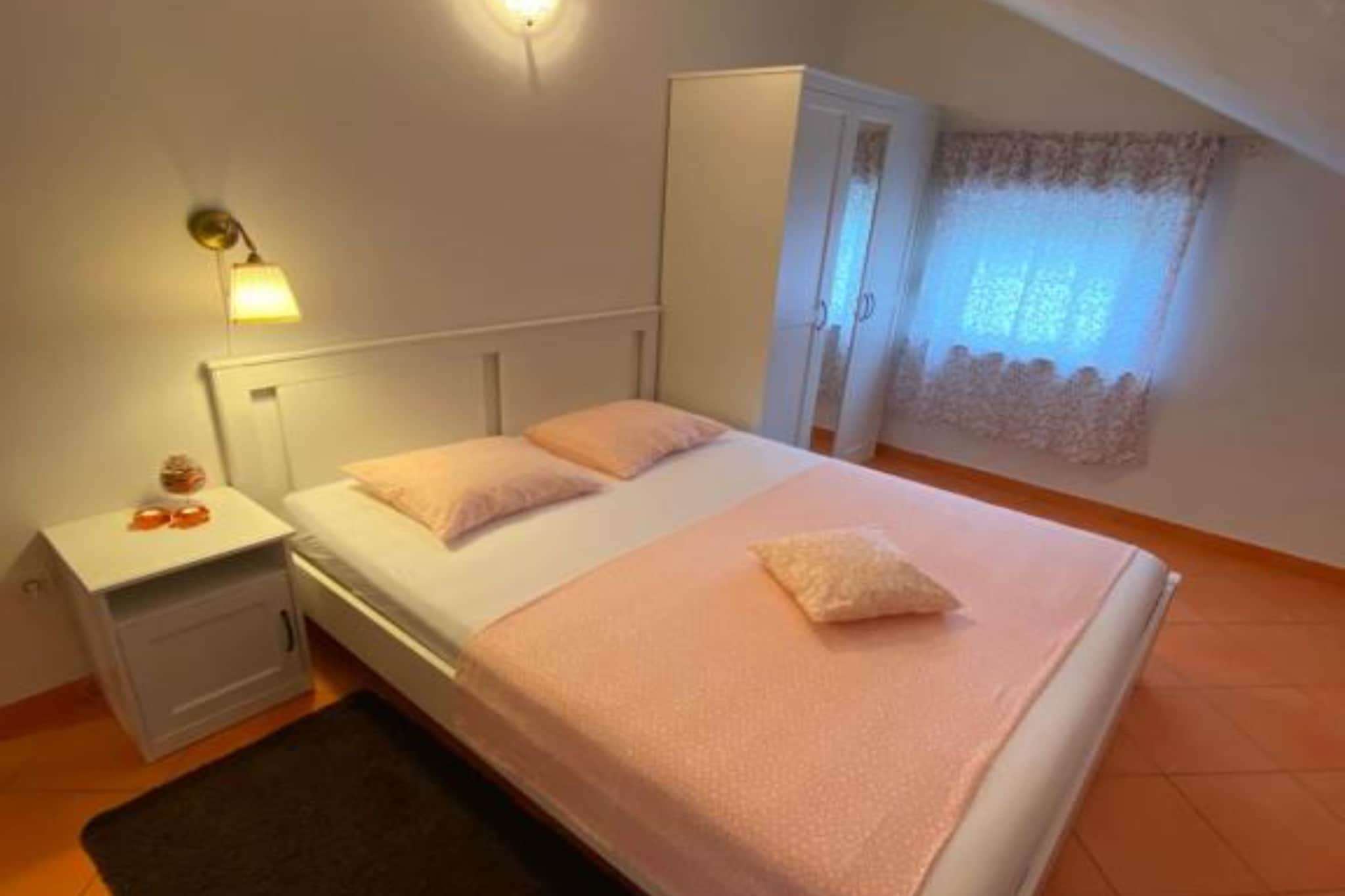Apartments Lara Rab - Two Bedroom Apartment with Loggia-Chambre