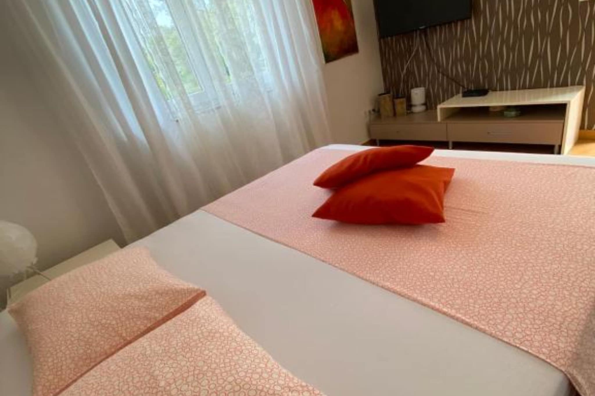 Apartments Lara Rab - Superior Studio Apartment with Balcony-Chambre