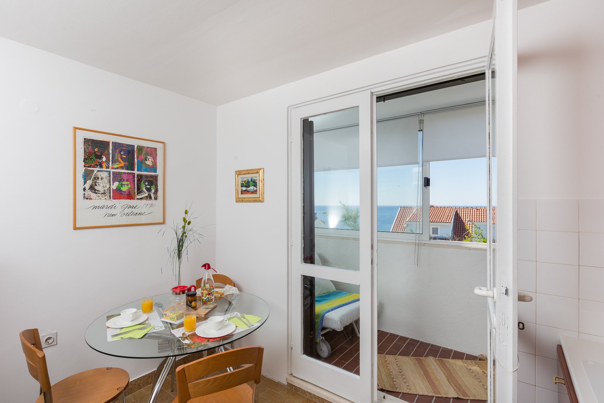 Apartment Nana-One Bedroom Apartment with Loggia and Sea View-Esszimmer