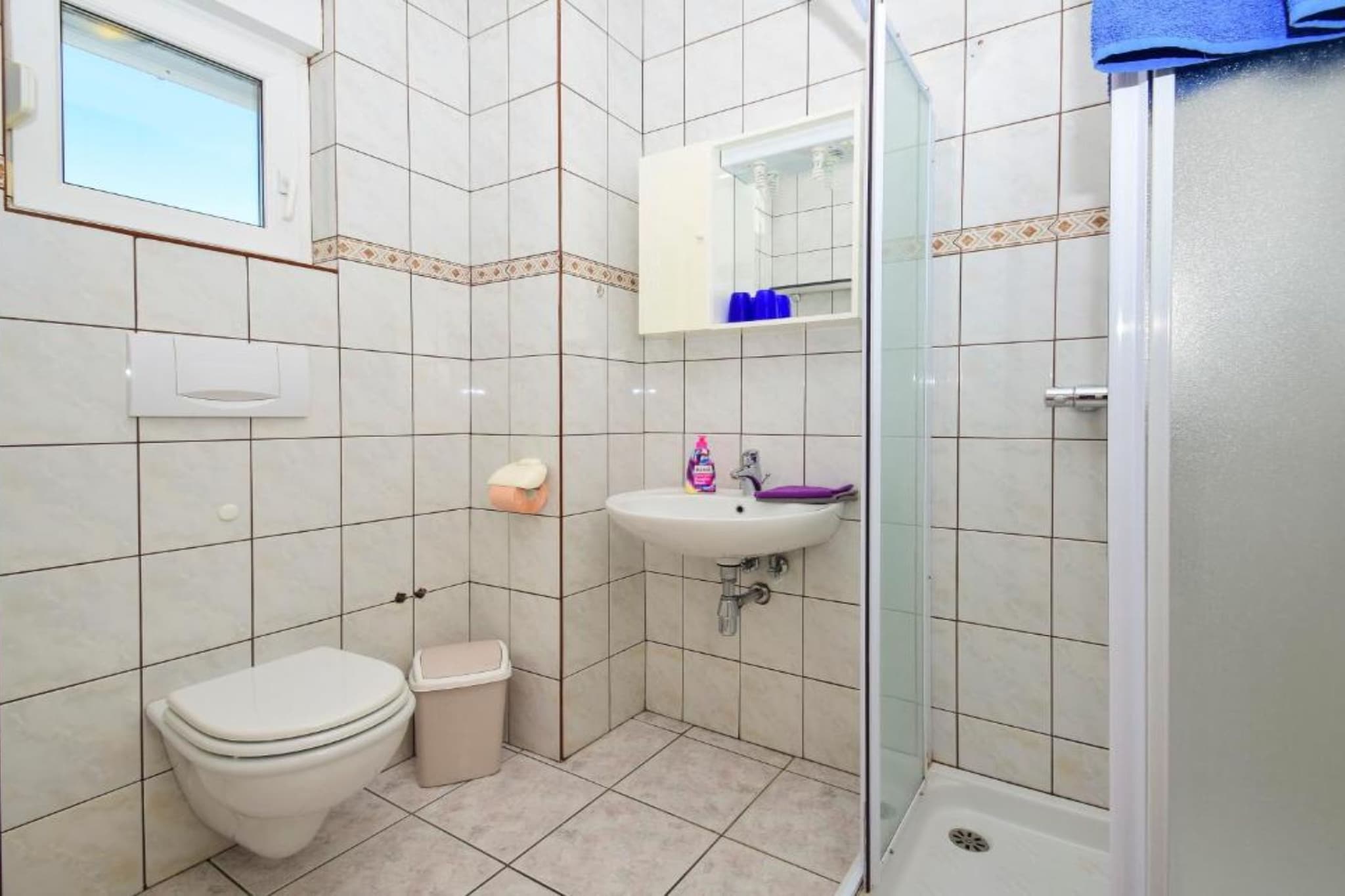 Villa Sanja - One Bedroom Apartment with Balcony and Sea View 4-Badkamer