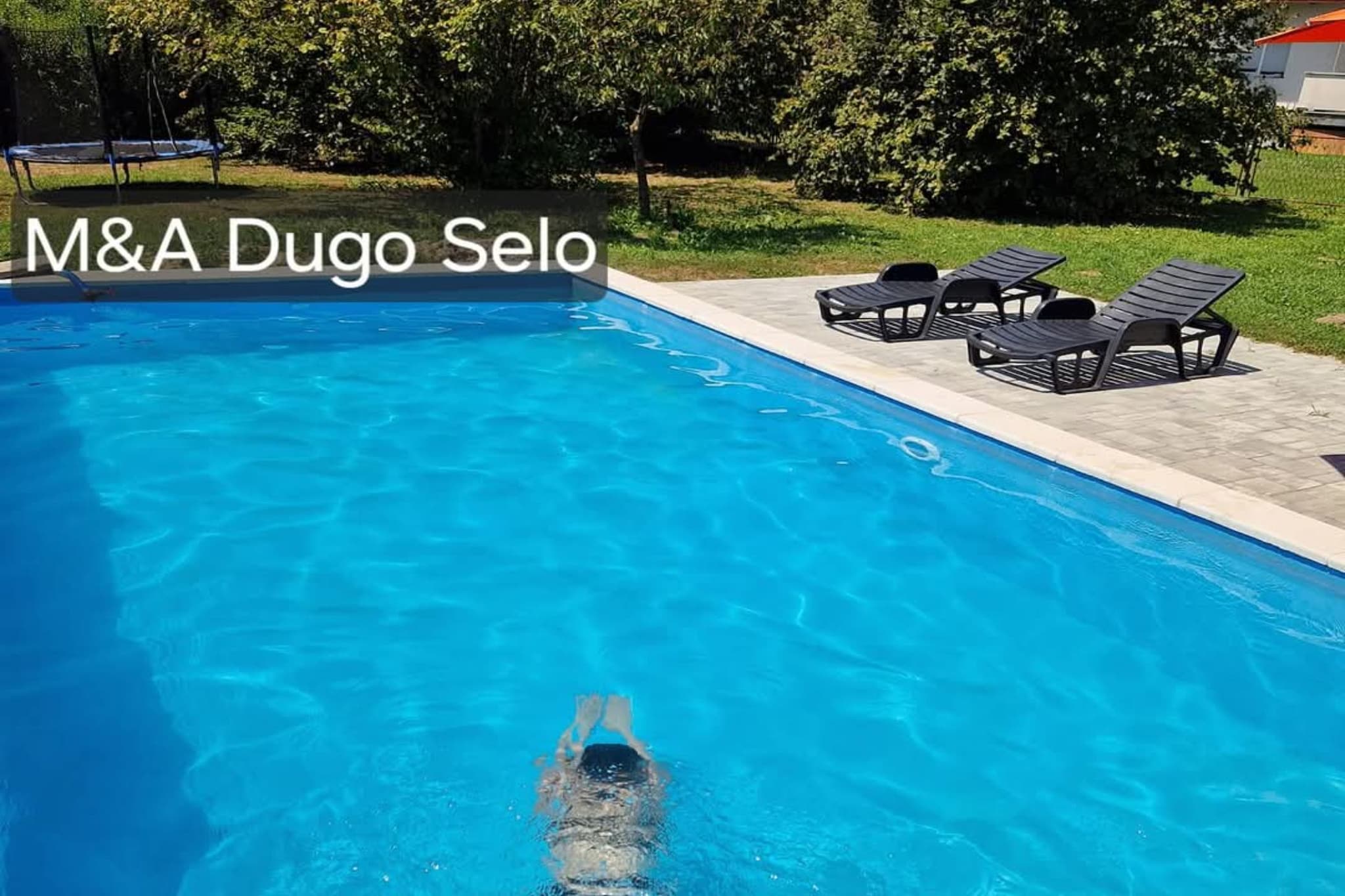 Holiday Home Dugo Selo M&A - Five Bedroom Holiday Home with Terrace-Zwembad