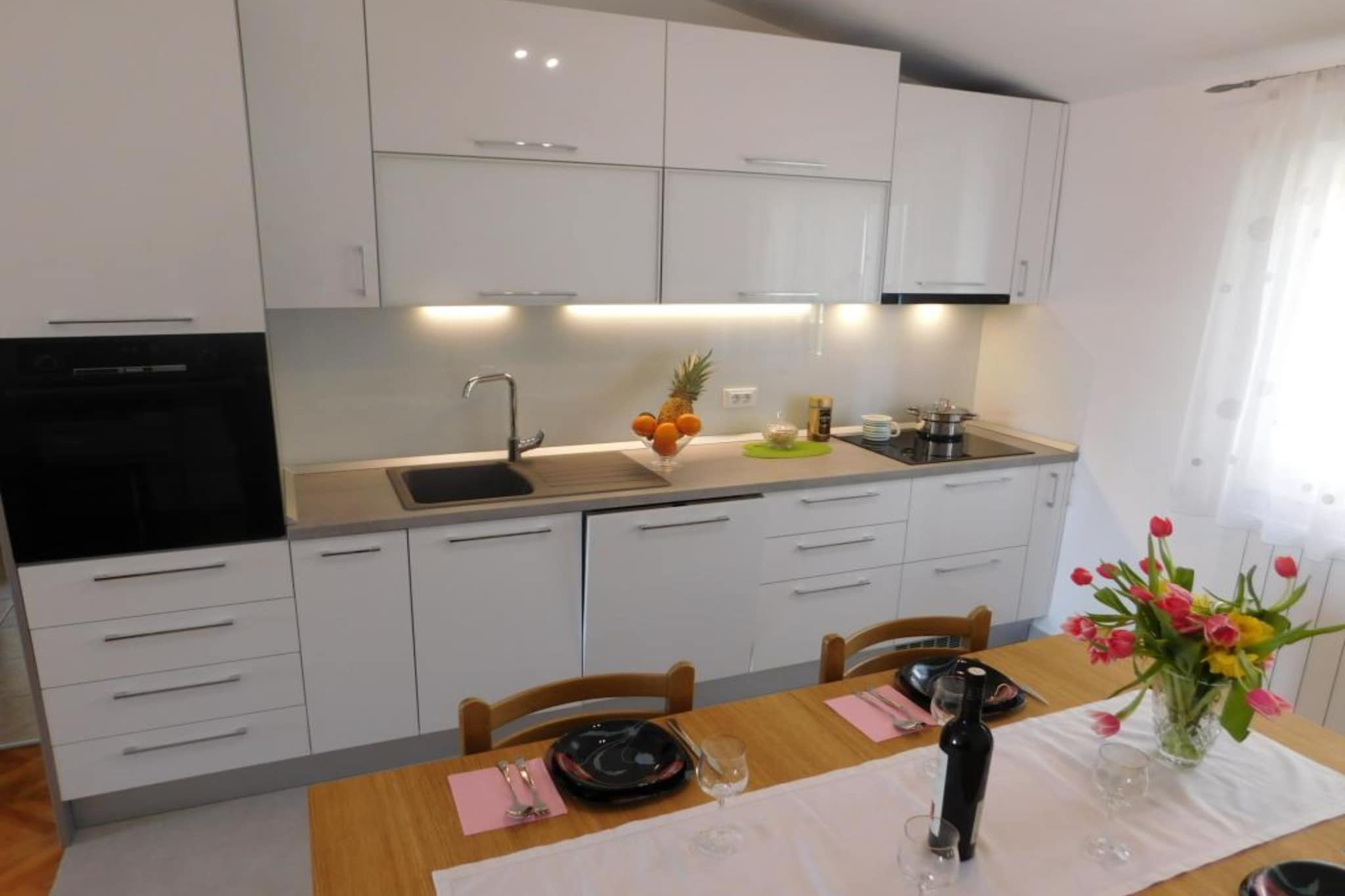 Apartments Roščić -  Superior Two Bedroom Apartment with Balcony and Sea View-Kitchen