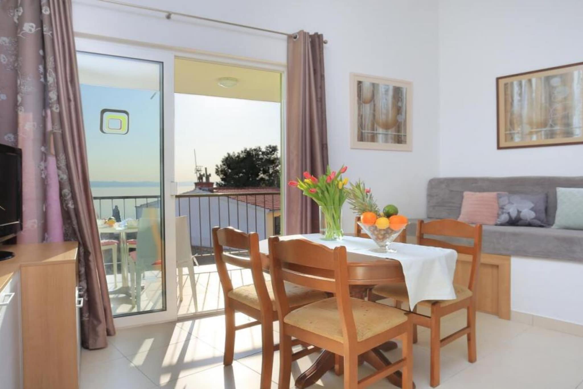 Apartments Roščić -  Classic Two Bedroom Apartment with Balcony and Sea View-Living room