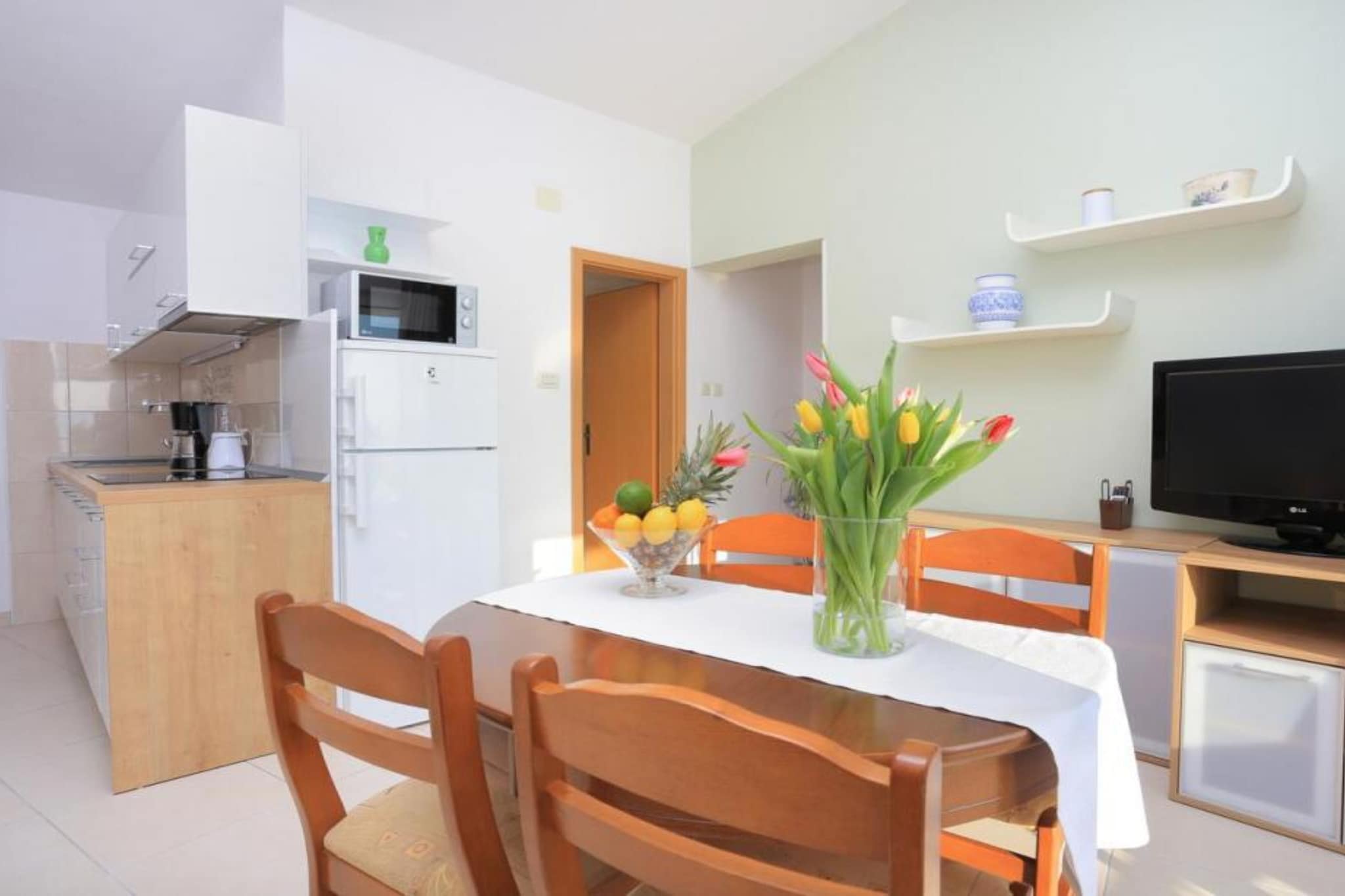 Apartments Roščić -  Classic Two Bedroom Apartment with Balcony and Sea View-Living room