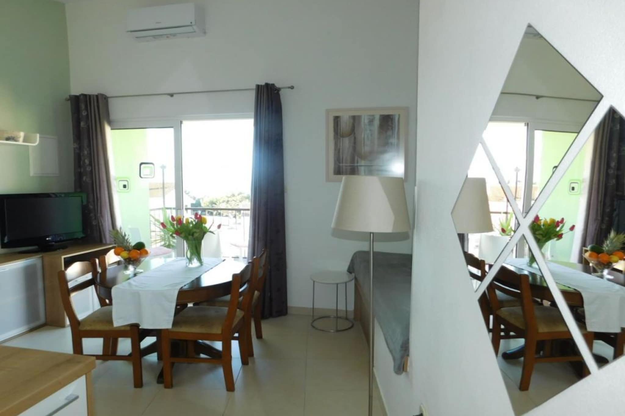 Apartments Roščić -  Classic Two Bedroom Apartment with Balcony and Sea View-Living room