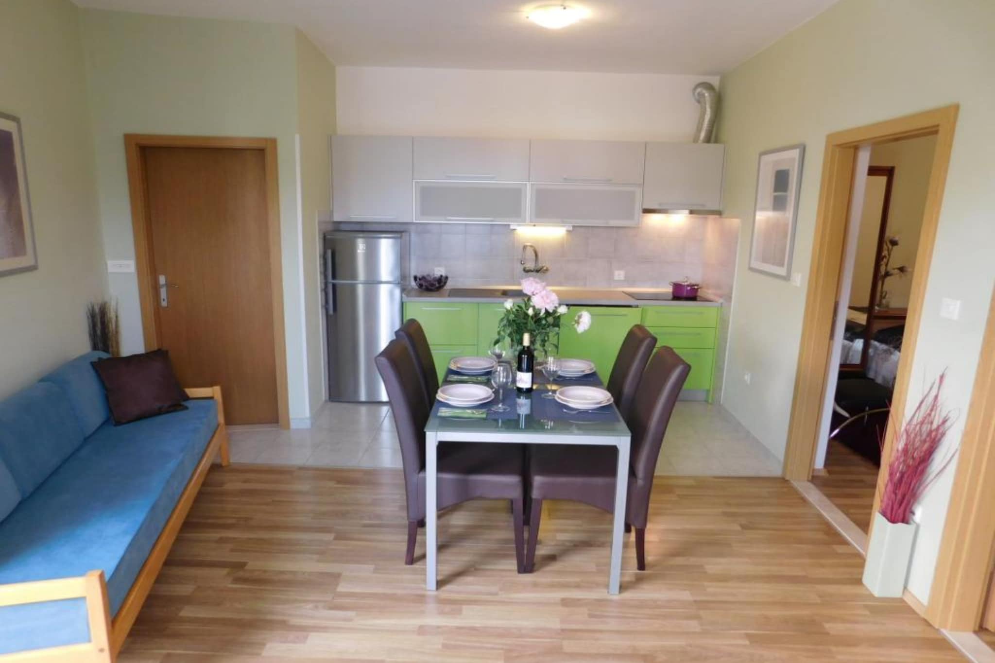 Apartments Roščić - Two Bedroom Apartment with Balcony-Living room