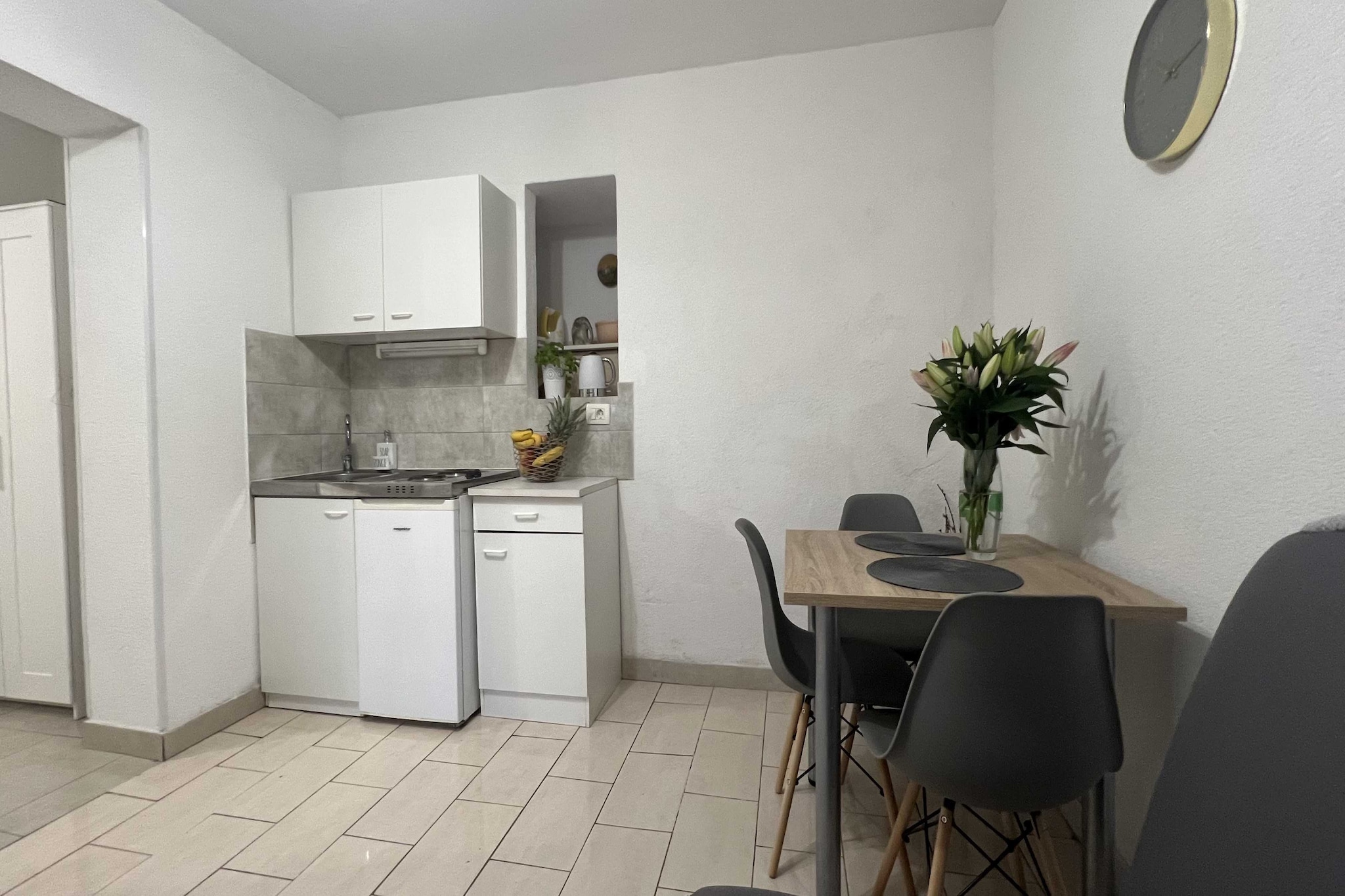 Apartmani Vela Makarska - Studio With Garden View-Keuken