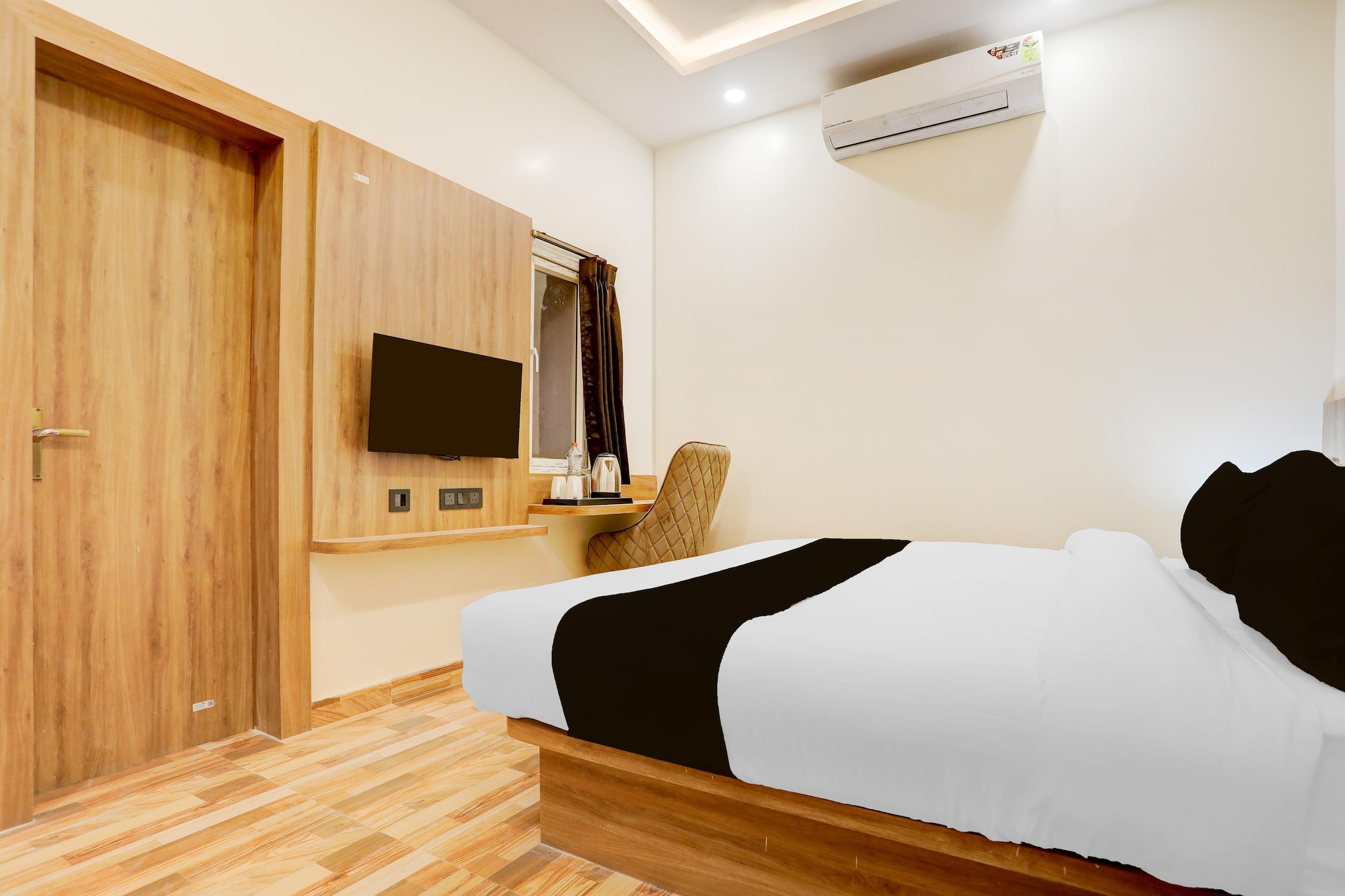 Comfortable Accommodations: Rooms feature air-conditioning, TV, and free WiFi throughout the property. Family rooms and amenities such as a lounge, elevator, and shared kitchen enhance guest comfort. Dining and Leisure: A family-friendly restaurant serves Indian cuisine for lunch and dinner. The bar provides a relaxing space for guests to unwind. include Jai Vilas Palace (1.9 mi) and Gwalior Fort (4.3 mi).
Unmarried couples are warmly welcome at this property.
Guests with local ID proof are warmly welcome.
Early Check-In Policy: A full day’s room rate will be charged for check-ins before 6:00 AM. Complimentary early check-in is available between 6:00 AM and 10:00 AM, subject to room availability.
Check-in is only available to guests aged 18 and above. Please provide a government-issued ID to confirm your age.