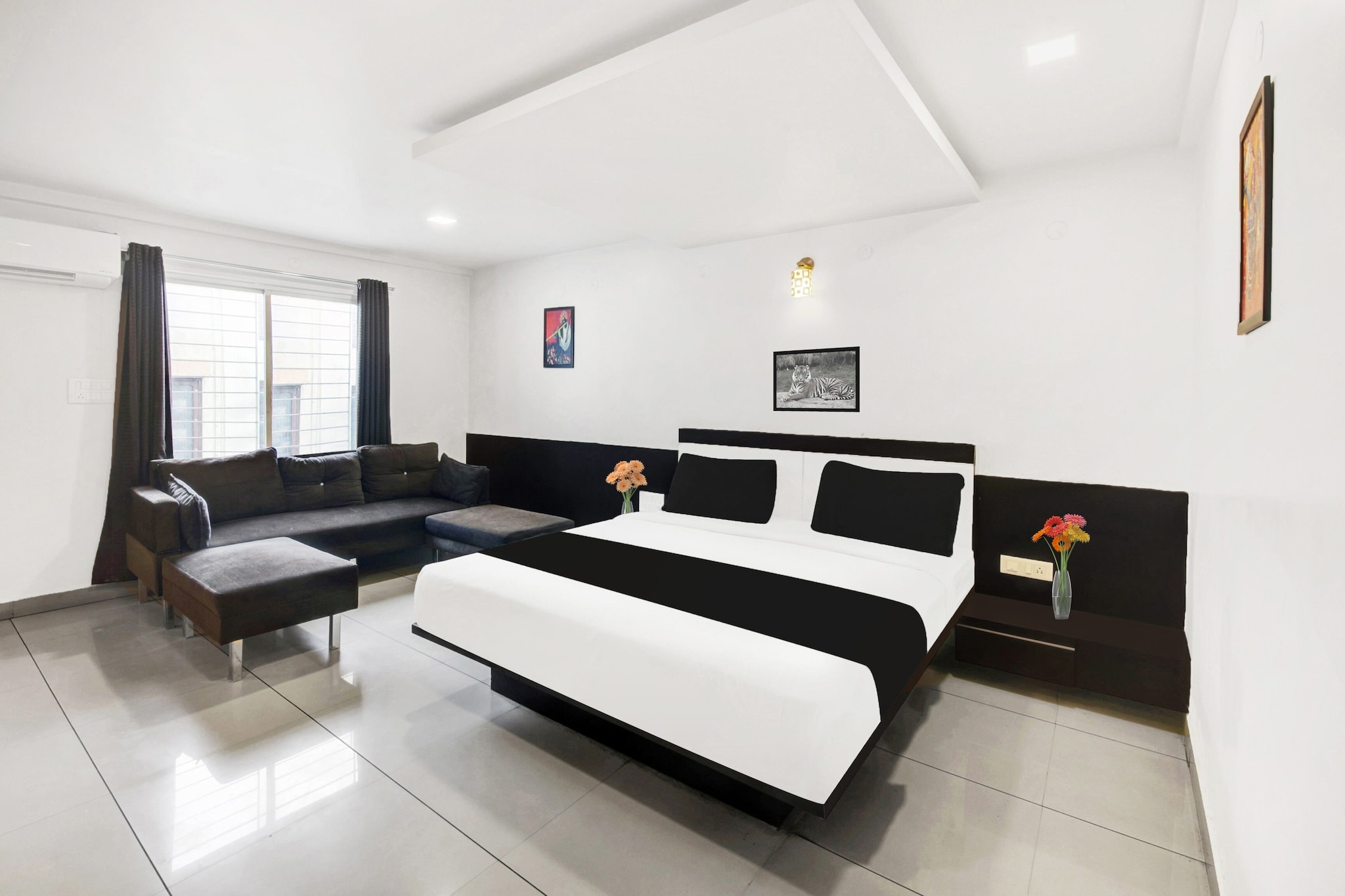 Ground floor: (bedroom(Parking, double bed, TV, seating area, bathtub or shower, shower, washbasin, toilet, air conditioning, lift, Towels for a fee, telephone, shampoo, body soap, Floor mattress), bathroom)