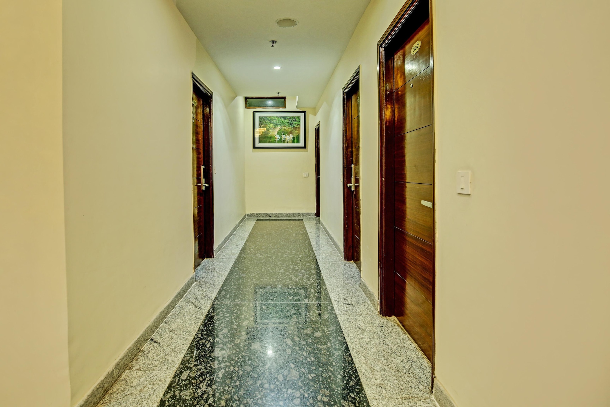 Cosy Stays at Eastern View by Vihaan Residency