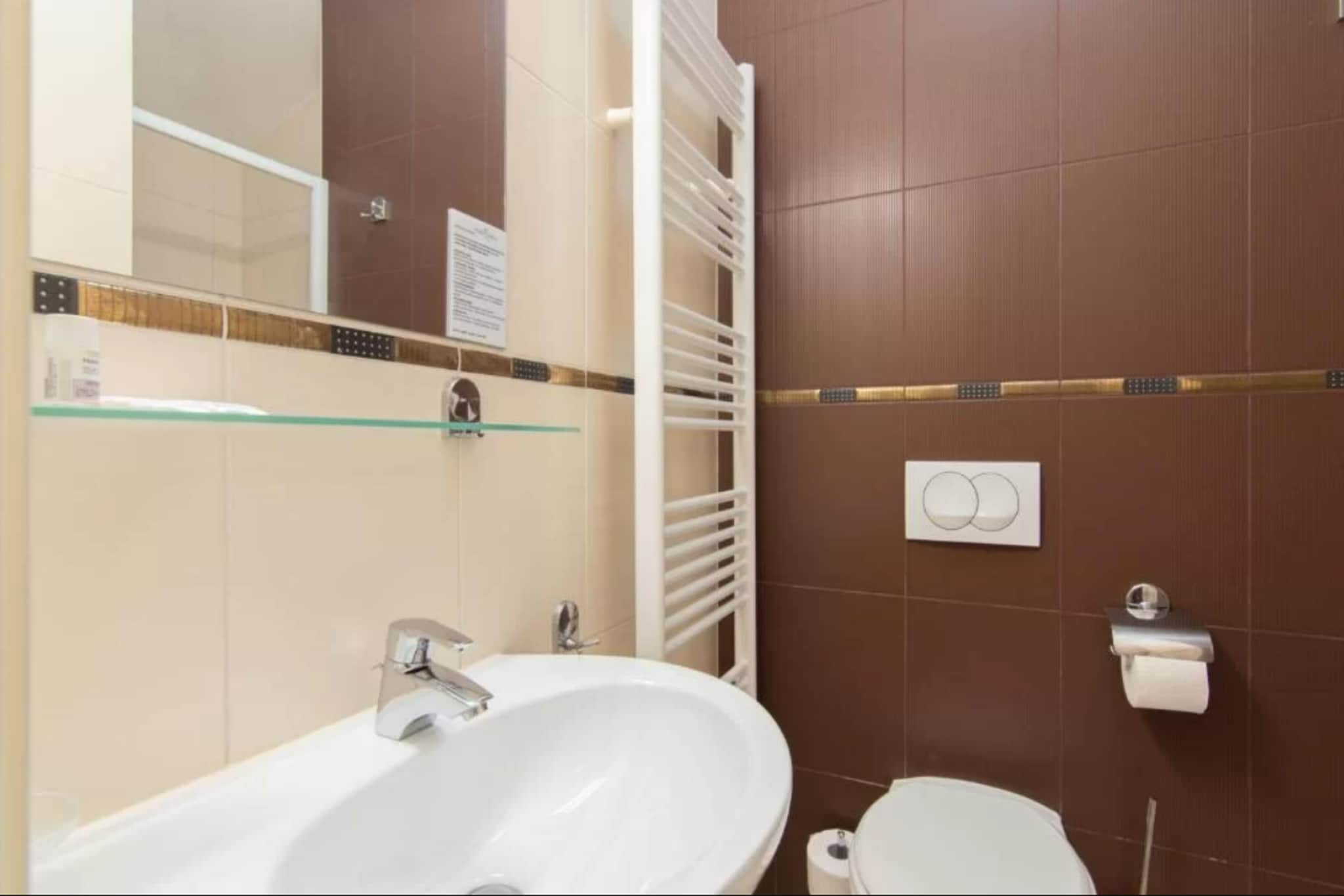 Marina Portorož Family Friendly Apartment 3 - Two Bedroom Apartment-Badkamer