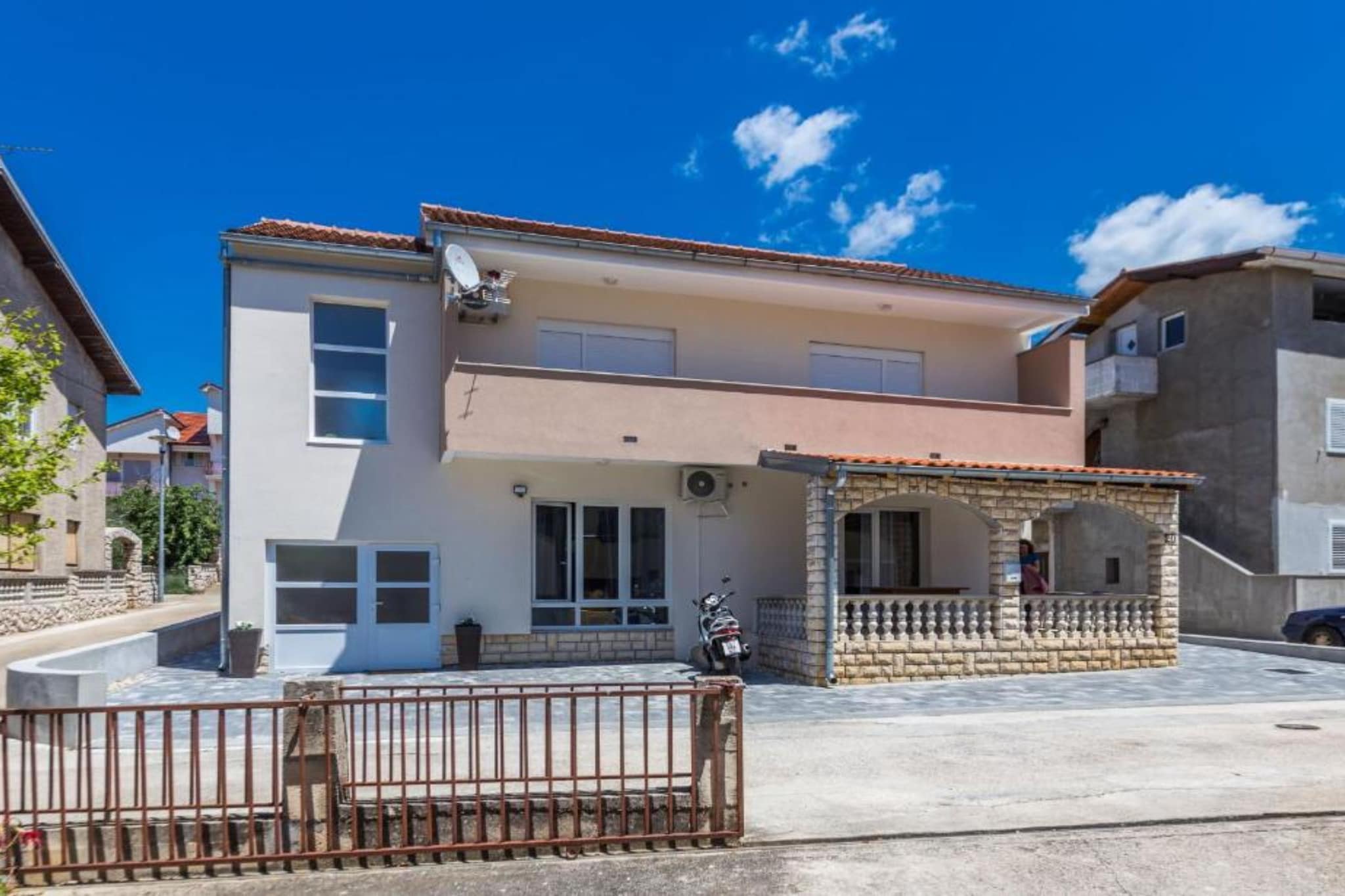 Spacious Two sis Apartments in Zadar with Terrace  Studio Apartment ( 1 )-Außenbereich