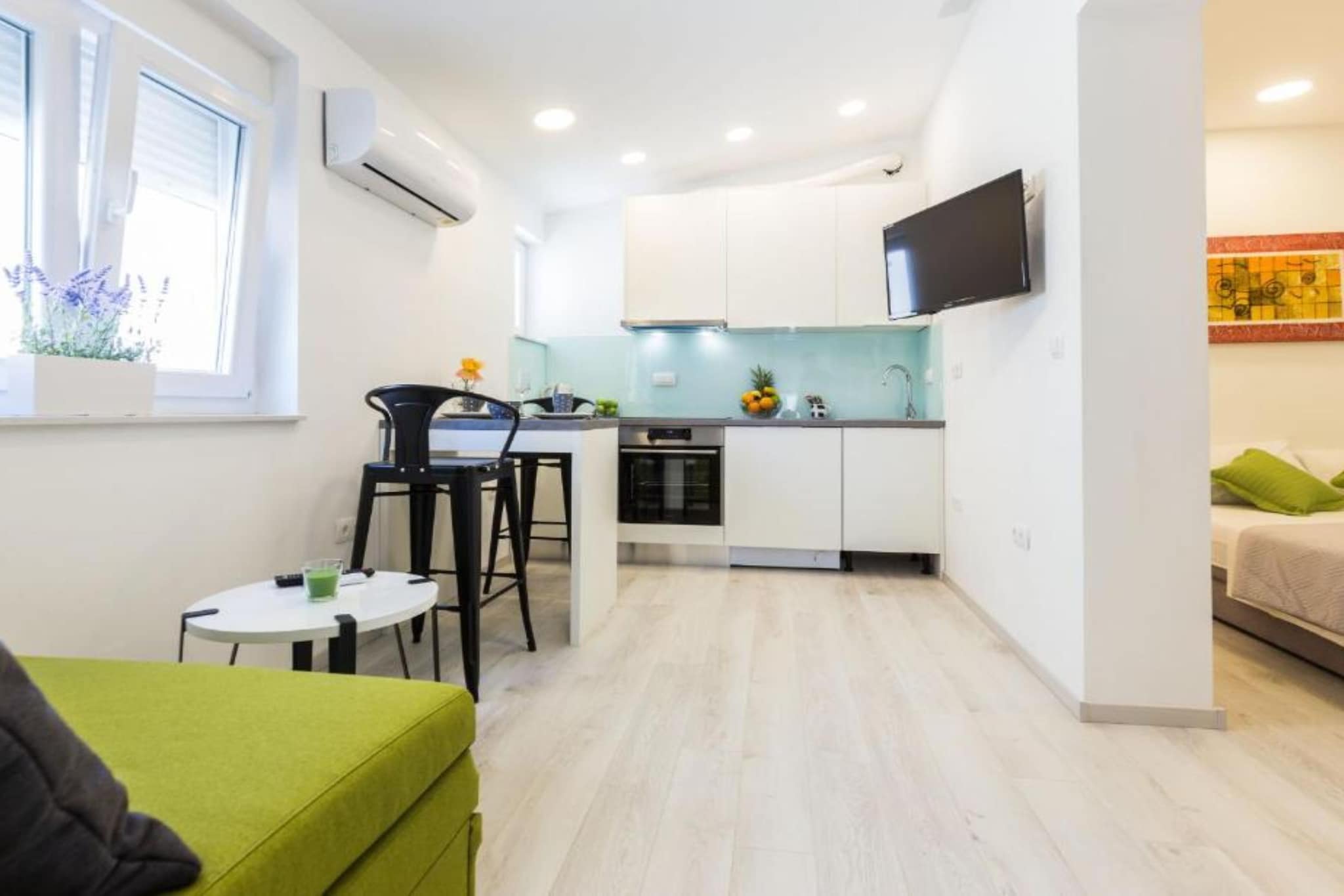 Spacious Two sis Apartments in Zadar with Terrace  Studio Apartment ( 1 )-Schlafzimmer
