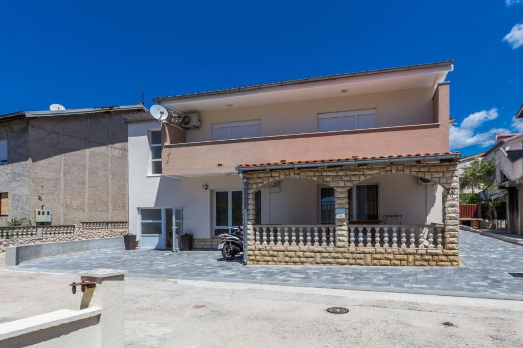 Charming Zadar Apartment Near Old Town with Convenient Access to Beaches Apartman ( 2 )-Außenbereich