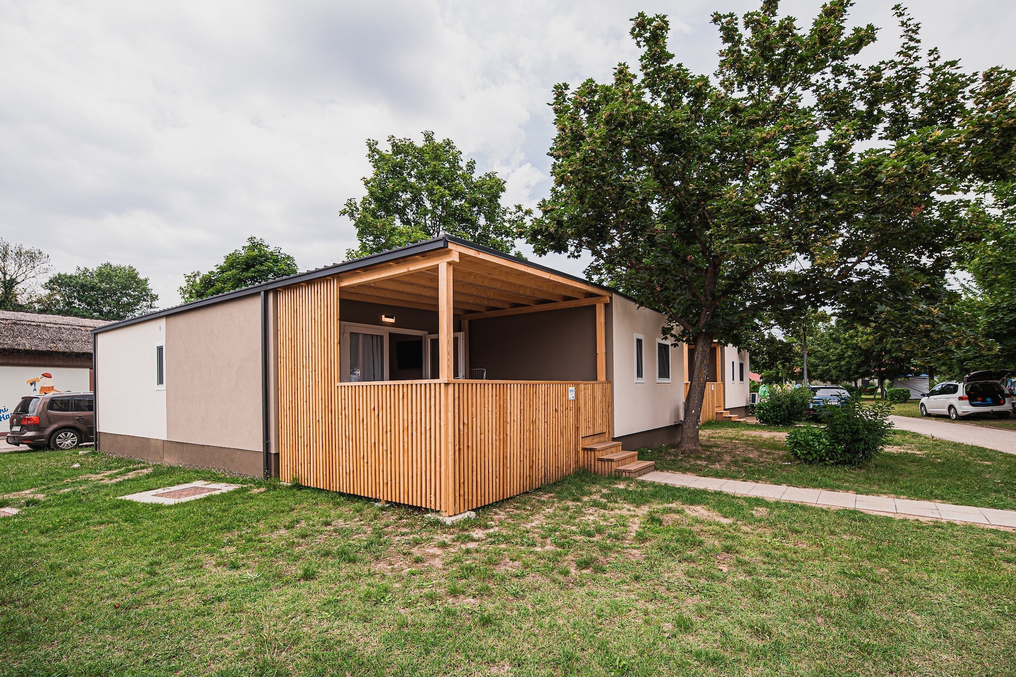 Lake Serenity Premium Mobile Homes with Thermal Riviera Tickets - Twho Bedroom Mobile Home 15\/011-Buitenlucht