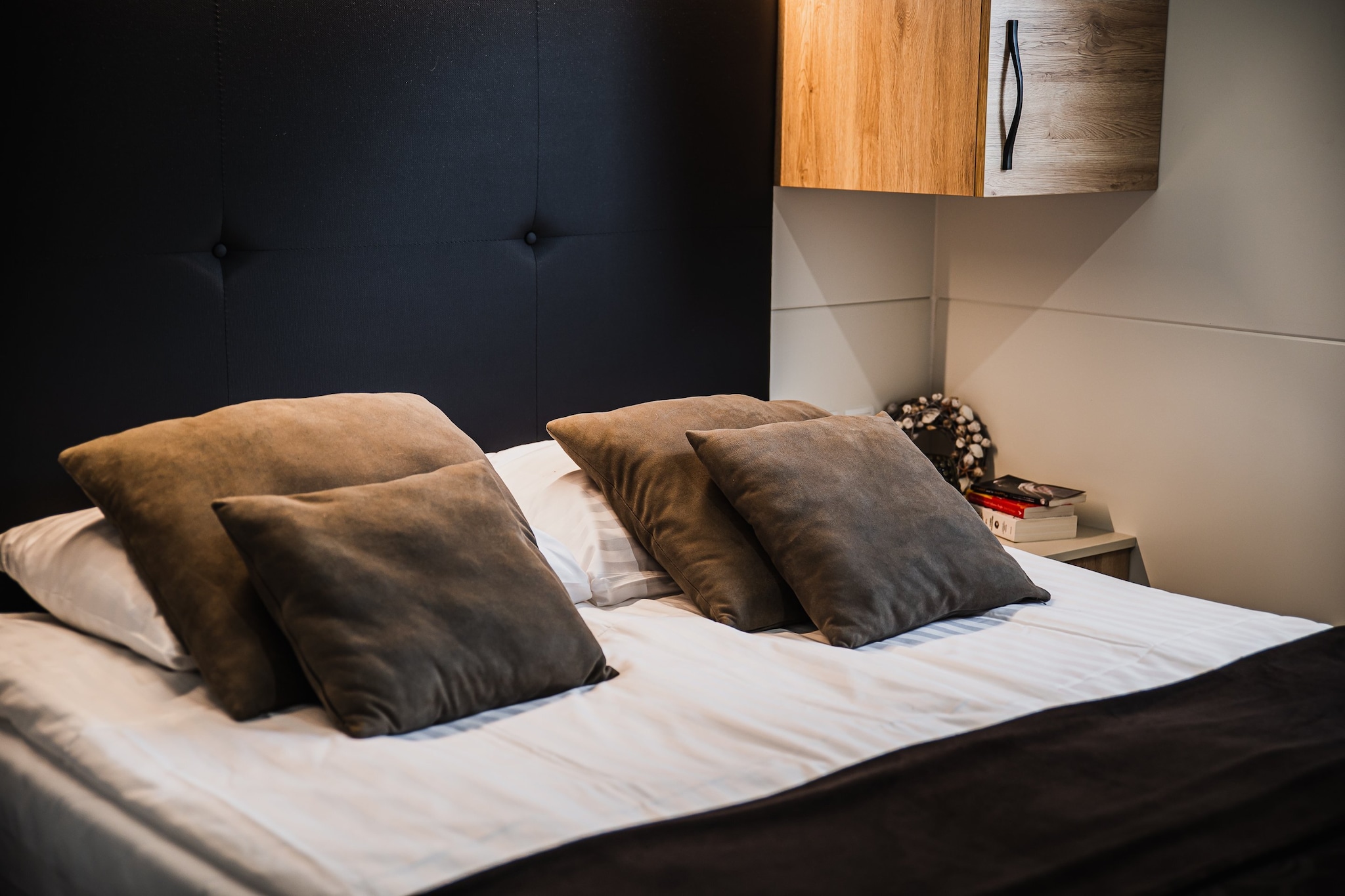 Lake Serenity Premium Mobile Homes with Thermal Riviera Tickets - Twho Bedroom Mobile Home 15\/011-Slaapkamer