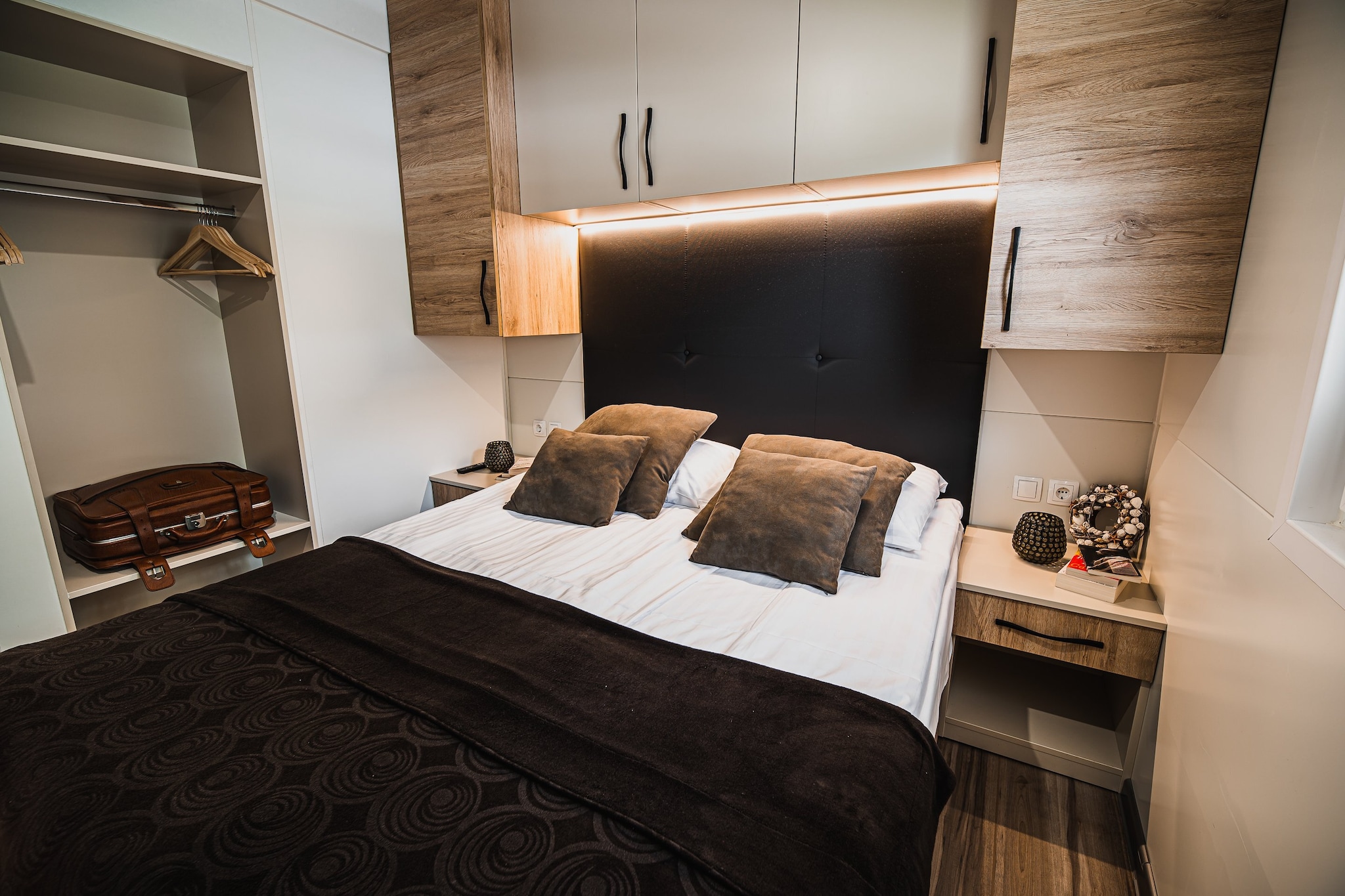 Lake Serenity Premium Mobile Homes with Thermal Riviera Tickets - Twho Bedroom Mobile Home 15\/012-Slaapkamer