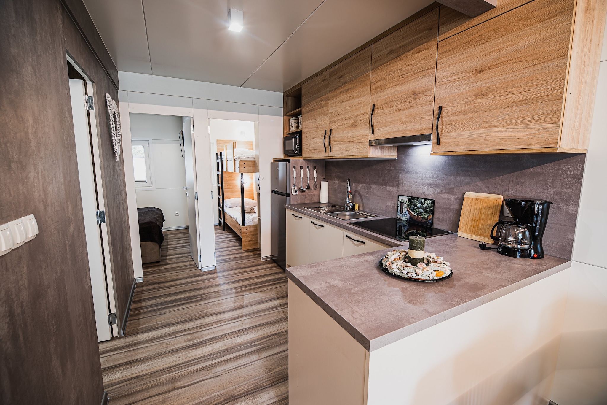 Lake Serenity Premium Mobile Homes with Thermal Riviera Tickets - Twho Bedroom Mobile Home 15\/013-Keuken