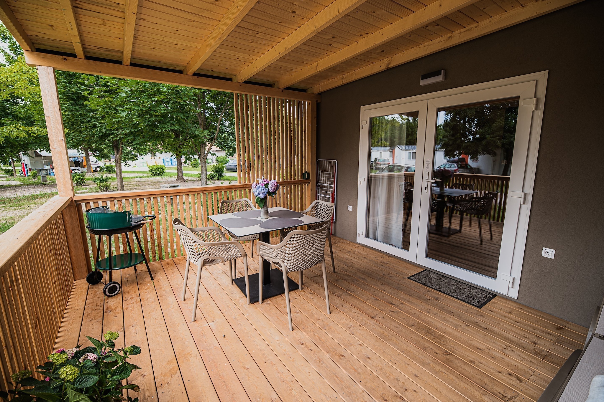 Lake Serenity Premium Mobile Homes with Thermal Riviera Tickets - Three Bedroom Mobile Home 15\/026-Terras
