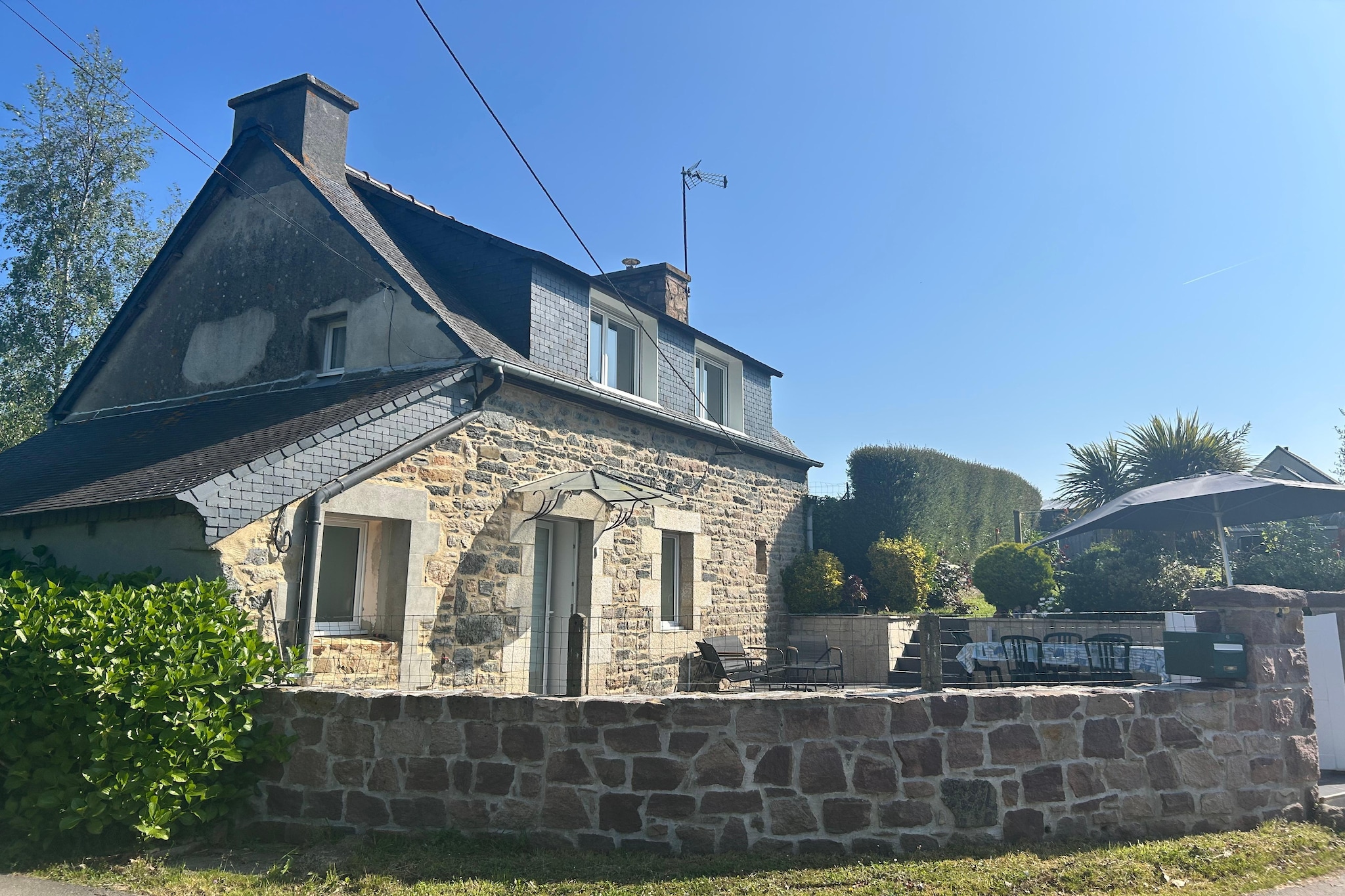 Maison avec terrasse sud et jardin clos Paimpol-Buitenkant zomer