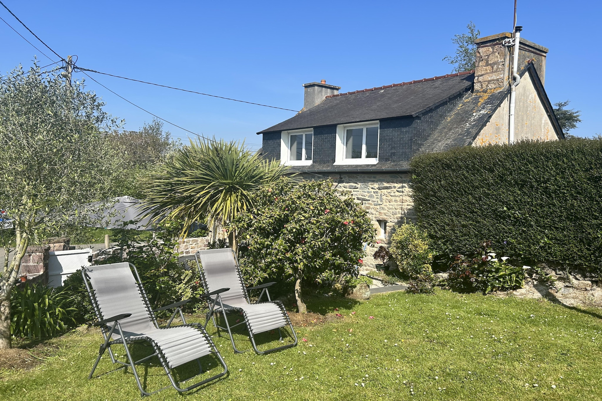 Maison avec terrasse sud et jardin clos Paimpol-Tuinen zomer