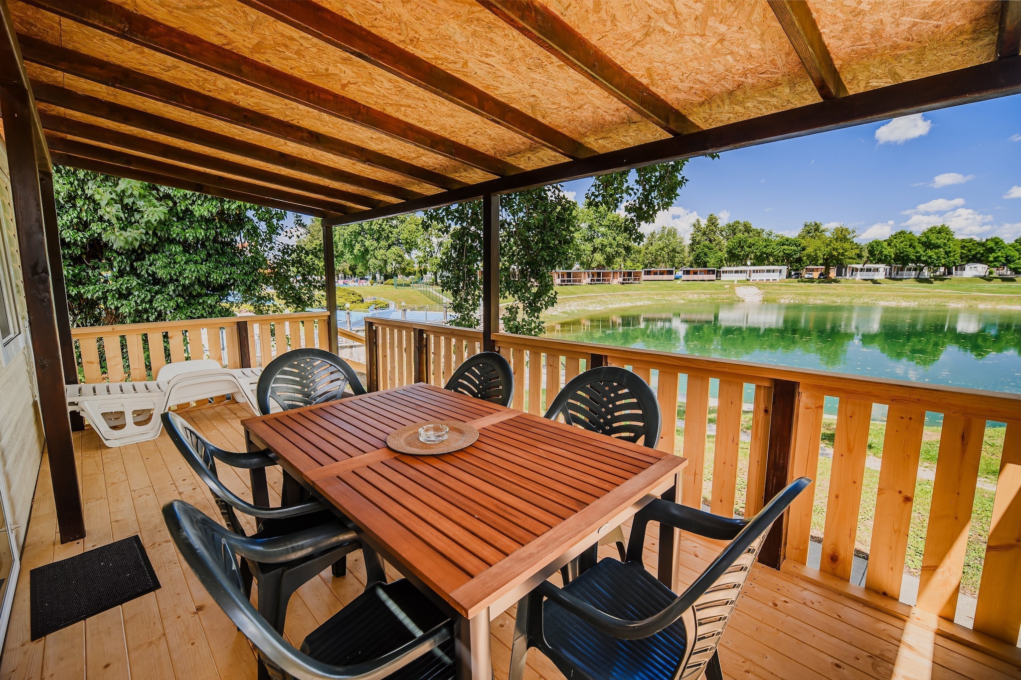 Waterside Retreat Mobile Homes with Thermal Riviera Tickets - Three Bedroom Mobile Home with Lake View  (owner 2)-Terras