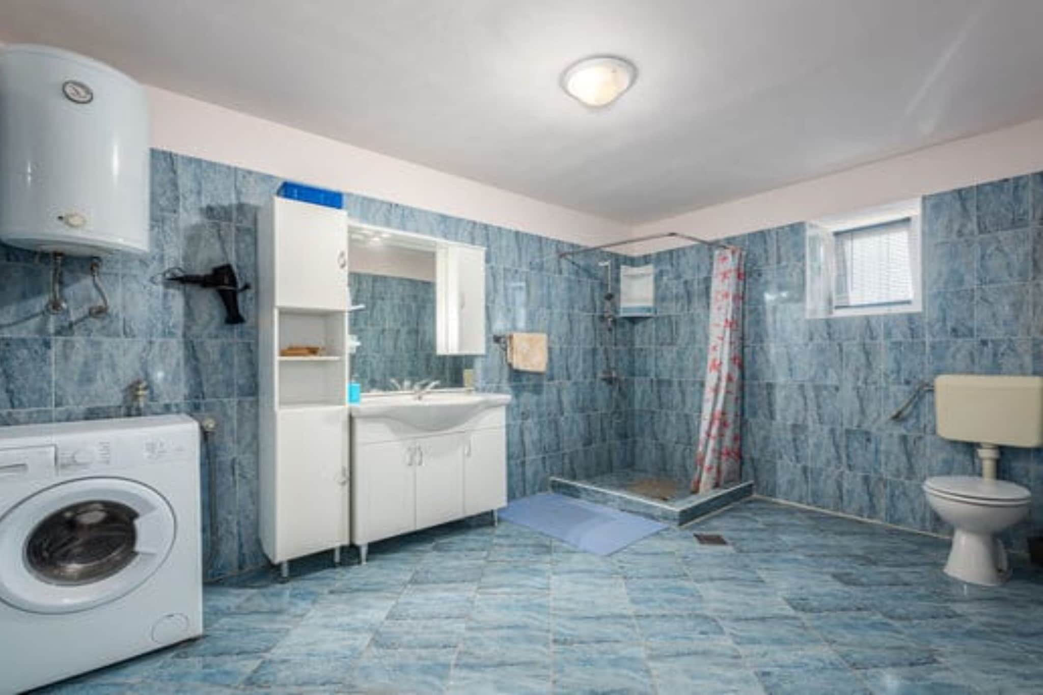 Holiday Home Luna-Bathroom