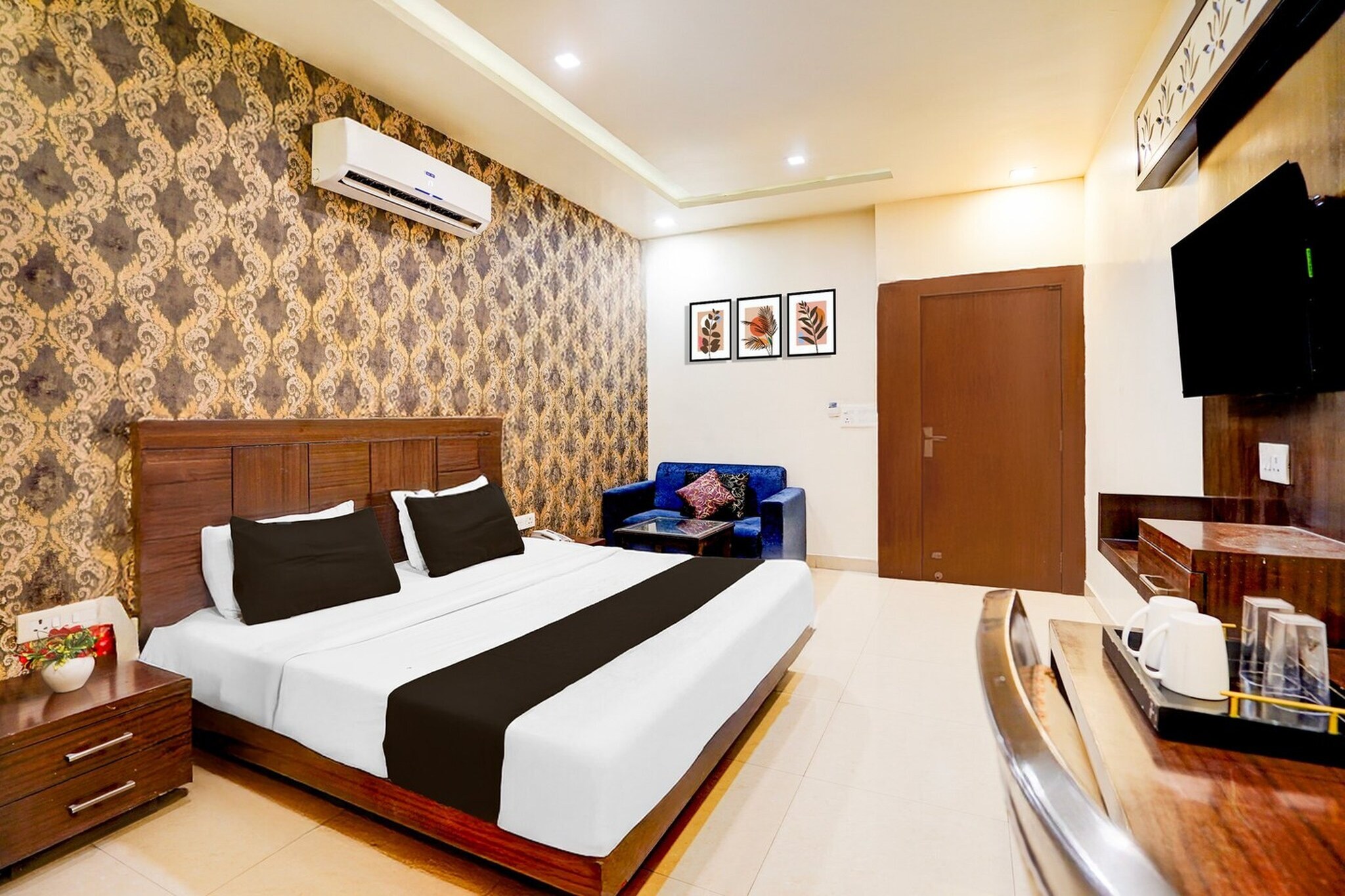 Comfortable Accommodations: Super Townhouse Lalghati Near Airport in Bhopal offers family rooms with air-conditioning, private bathrooms, and free WiFi. Each room includes a work desk, seating area, TV, and wardrobe.
Dining Experience: The family-friendly restaurant serves Indian cuisine with vegetarian options. Guests can enjoy brunch, lunch, dinner, and high tea in a welcoming ambiance.
Convenient Facilities: The hotel features a elevator, 24-hour front desk, room service, and family rooms. Additional amenities include free toiletries, shower, and a fireplace.
Nearby Attractions: Located 2.5 mi from Rajah Bhoj Airport, the property is close to Museum of Man (6.8 mi), Van Vihar National Park (8.1 mi), Habibganj Station (8.7 mi), and Kanha Fun City (16 mi).
Unmarried couples are warmly welcome at this property.
Guests with local ID proof are warmly welcome.
Apologies, but we are currently unable to host foreign nationals at this property.
Early Check-In Policy: A full day’s room rate will be charged for check-ins before 6:00 AM. Complimentary early check-in is available between 6:00 AM and 10:00 AM, subject to room availability.
Check-in is only available to guests aged 18 and above. Please provide a government-issued ID to confirm your age.
