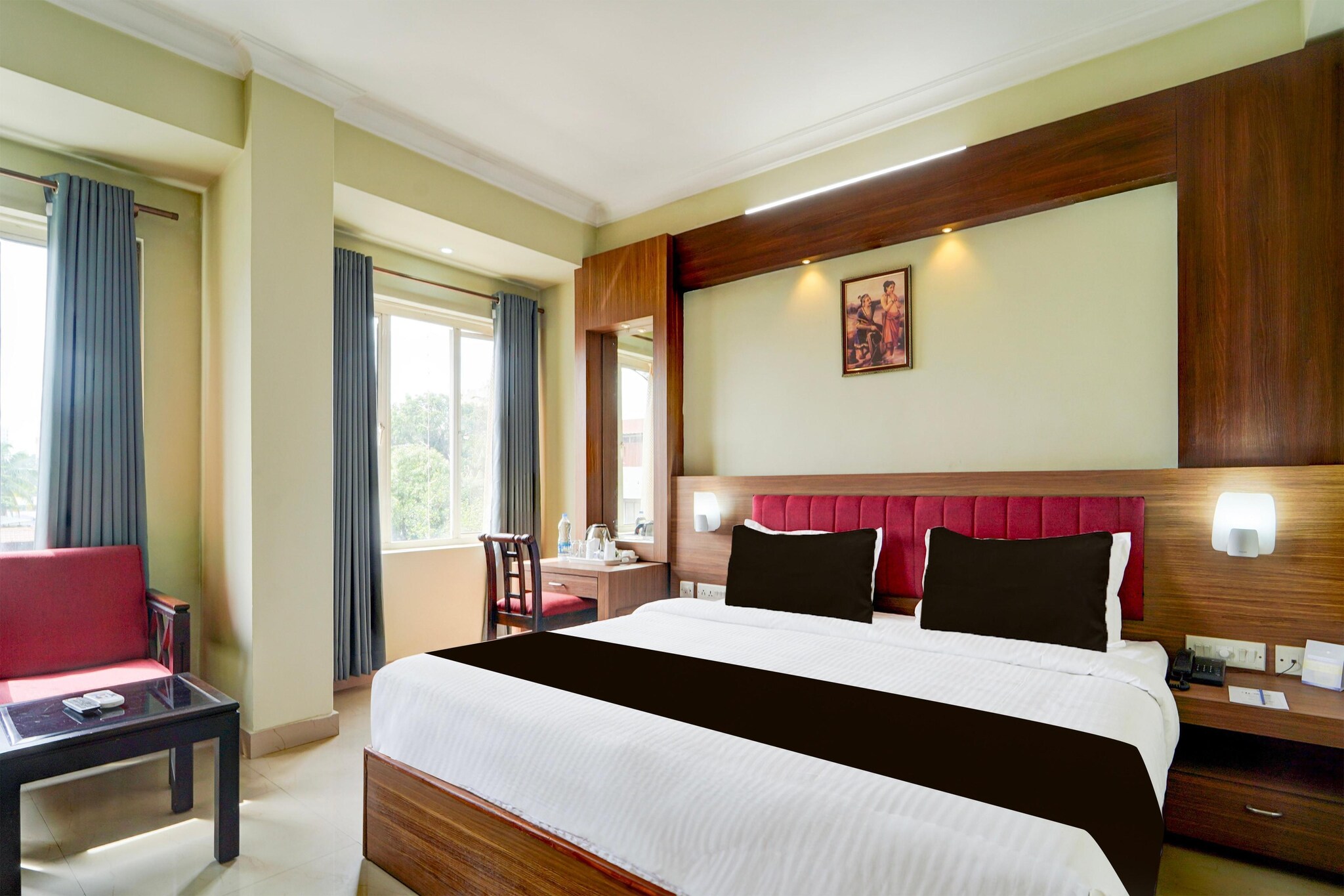 Comfortable Accommodations: Luxury Stays at MG Road by Nandanam Park in Trivandrum offers family rooms with air-conditioning, private bathrooms, and free WiFi throughout the property. Each room includes a work desk, seating area, TV, and free toiletries.
Dining Experience: The family-friendly restaurant serves Indian cuisine for lunch and dinner. Guests can enjoy a continental or à la carte breakfast each morning.
Convenient Facilities: The hotel features a lounge, elevator, 24-hour front desk, and room service. Additional amenities include a fireplace, work desk, and tiled floors.
Prime Location: Located 3.7 mi from Thiruvananthapuram International Airport, the hotel is near attractions such as Napier Museum (less than 0.6 mi) and Sree Padmanabhaswamy Temple (2.5 mi).
Guests appreciate the attentive staff and room cleanliness.
Early Check-In Policy: A full day’s room rate will be charged for check-ins before 6:00 AM. Complimentary early check-in is available between 6:00 AM and 10:00 AM, subject to room availability.
Unmarried couples are warmly welcome at this property.
Guests with local ID proof are warmly welcome.
Early Check-In Policy: A full day’s room rate will be charged for check-ins before 6:00 AM. Complimentary early check-in is available between 6:00 AM and 10:00 AM, subject to room availability.
Check-in is only available to guests aged 18 and above. Please provide a government-issued ID to confirm your age.