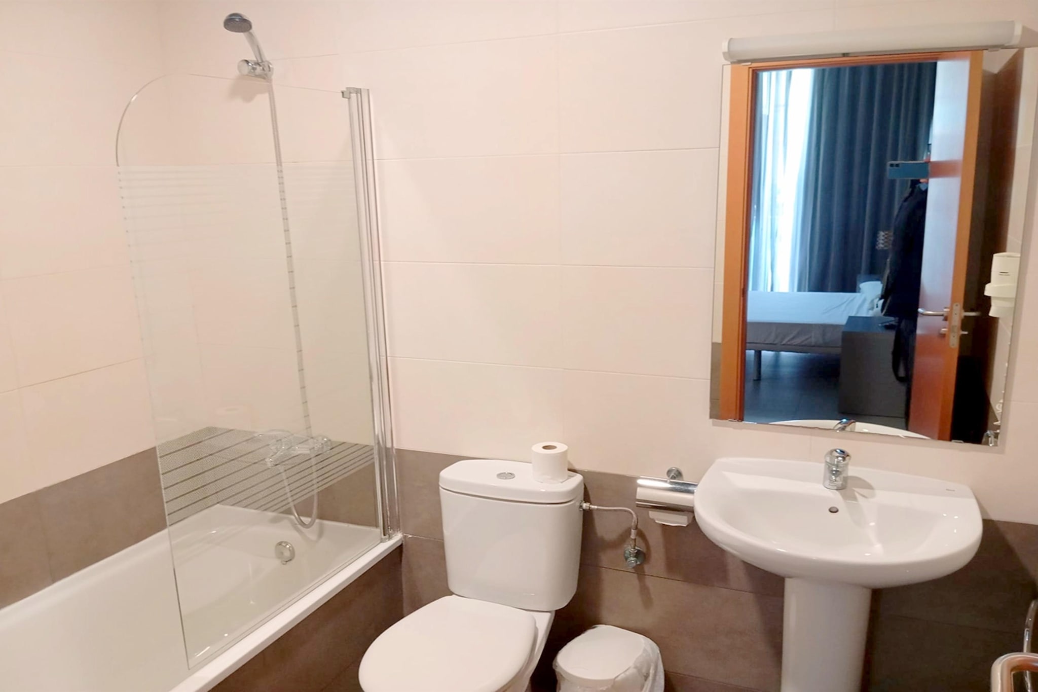 APOLO SUITES RENTALMAR ESTUDIO 4 PAX-Badkamer