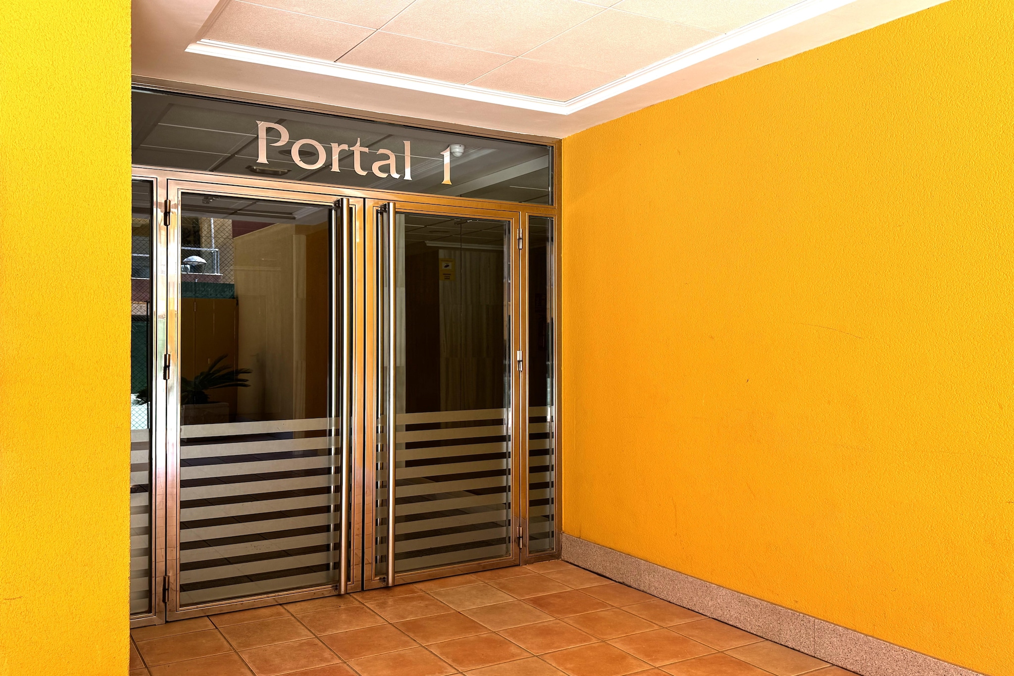 Puerto Roquetas-Hal-ontvangst