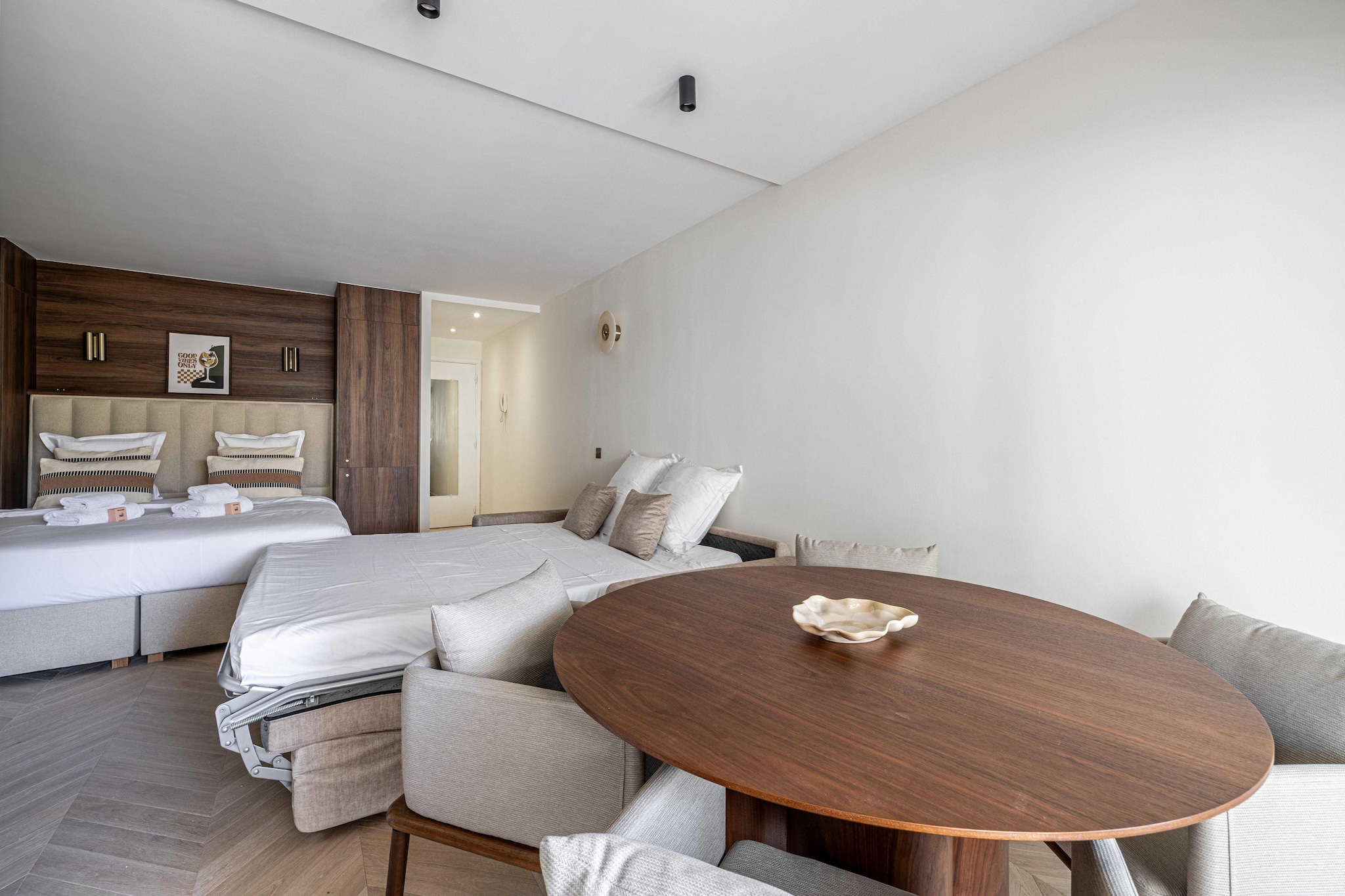 JB-9-LERINS-Eetkamer